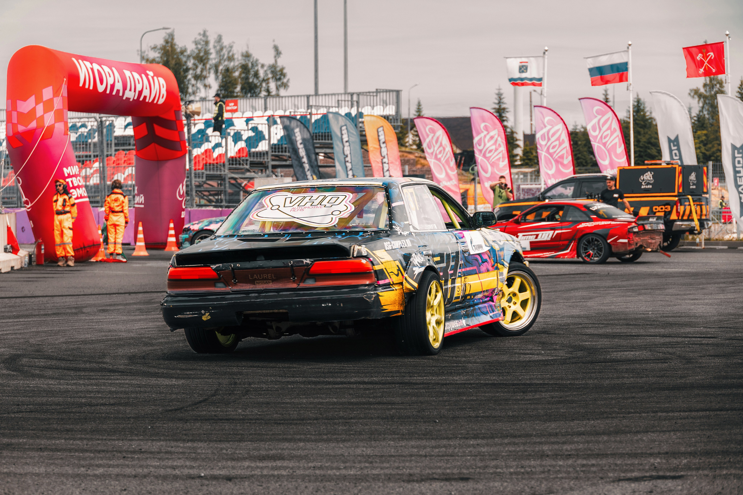 IDDC Этап 2: Бетонный Колизей и блогеры в деле