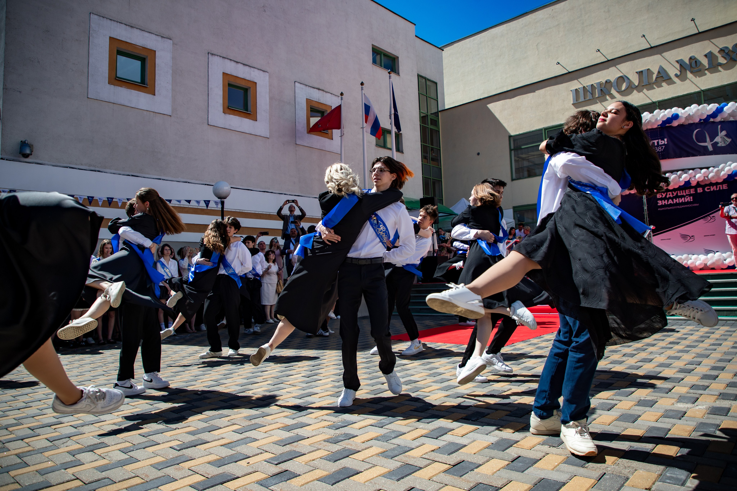 Мой взгляд на Последний звонок. Фотограф в Москве портреты | репортажи | спорт