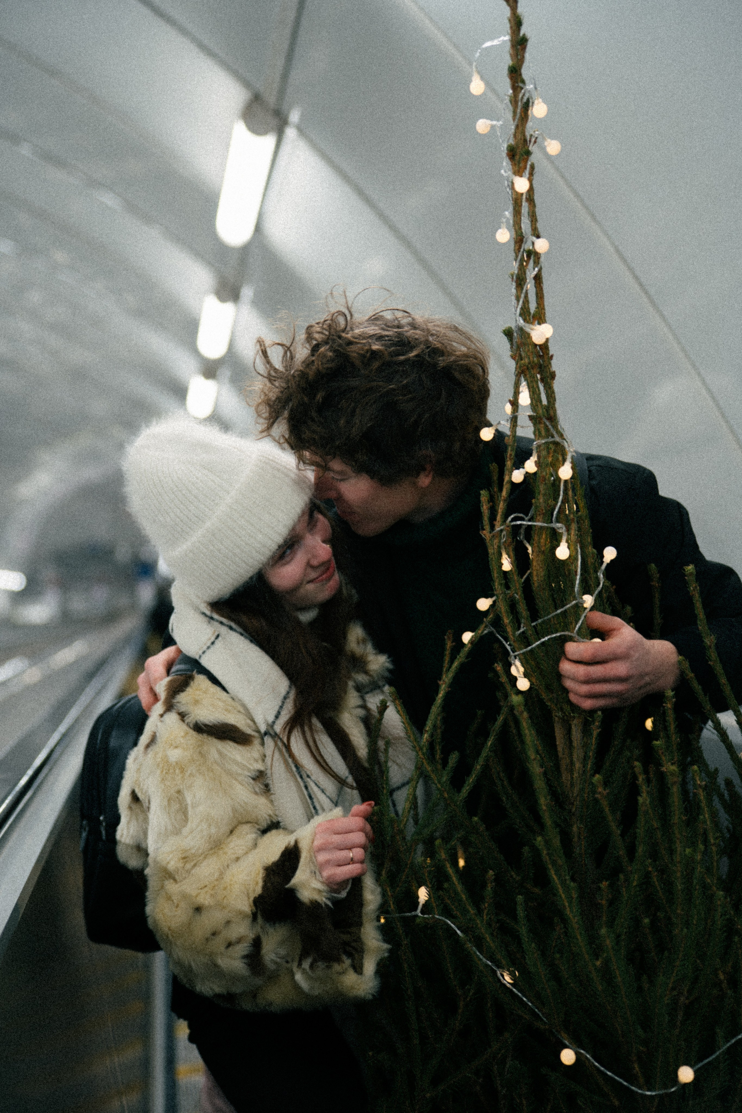 НОВОГОДНЯЯ ПРОГУЛКА ПАРЫ ПО ЧЕРНЫШЕВСКОЙ ПЕРЕД НОВЫМ ГОДОМ. Профессиональный фотограф, Санкт-Петербург — Виктория Богомолова