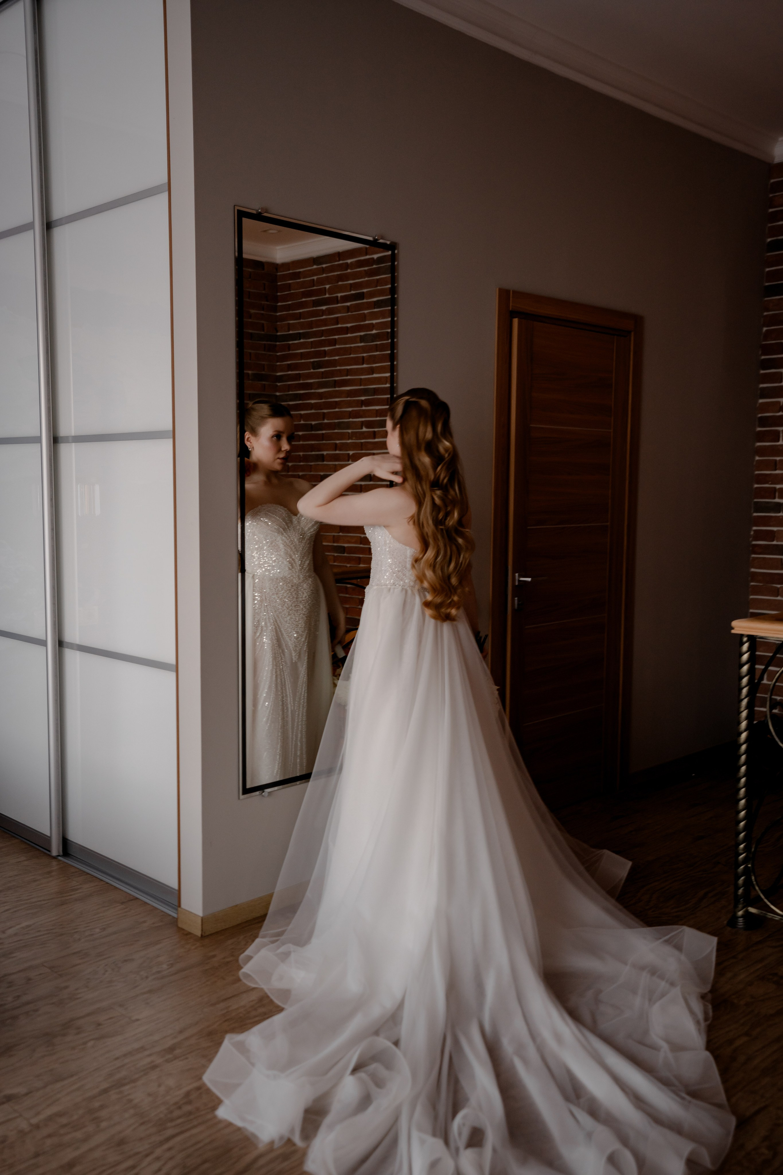 СВАДЕБНАЯ СЬЕМКА СБОРОВ В ОТЕЛЕ И ВЫЕЗД НА ЦЕРЕМОНИЮ (СНЯТО В СИБИРЕ В НИЖНЕВАРТОВСКЕ)М. Профессиональный фотограф, Санкт-Петербург — Виктория Богомолова