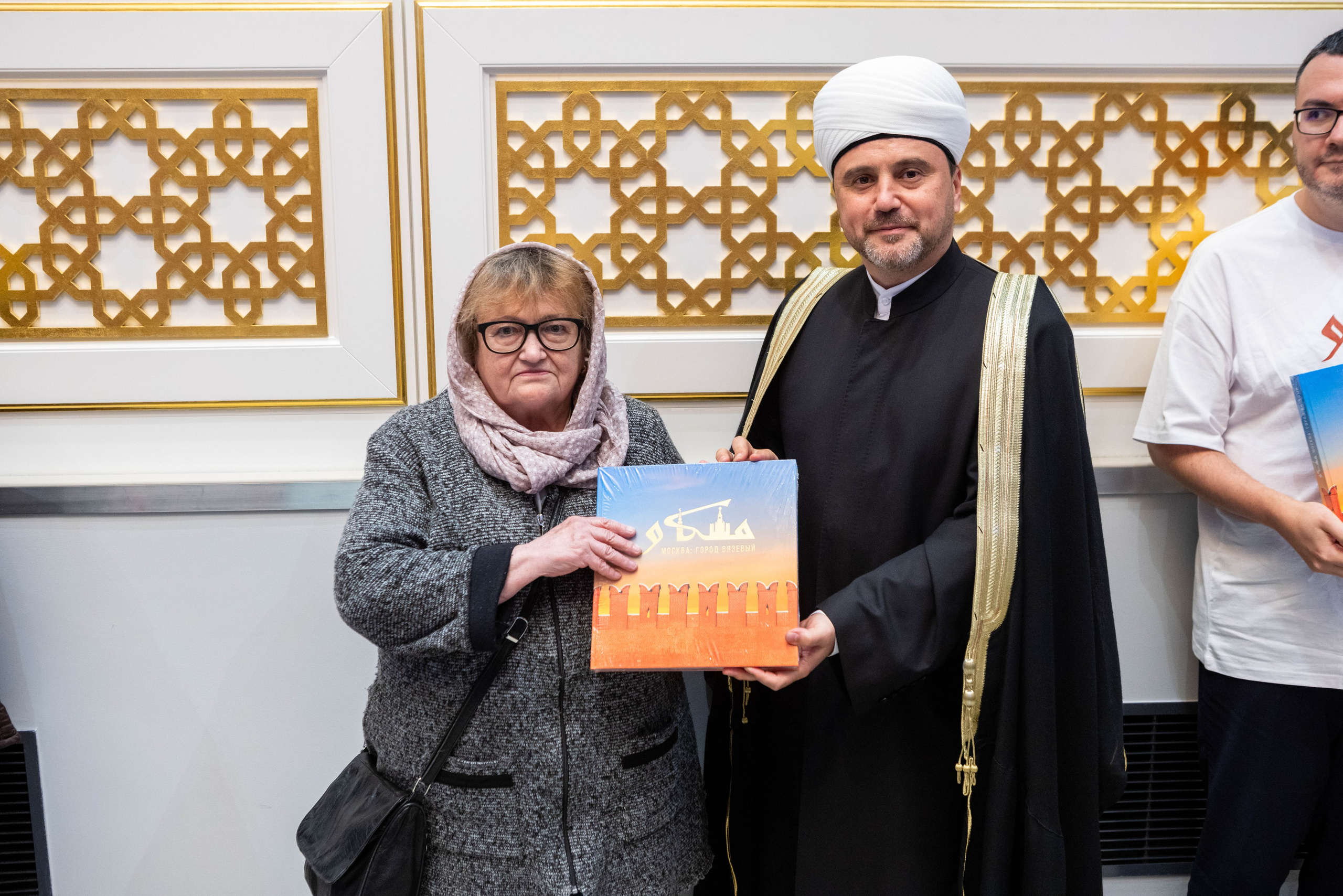 Репортаж с презентации книги — «Москва: город вязевый». Рекламный, предметный, репортажный, семейный фотограф и художник в Москве