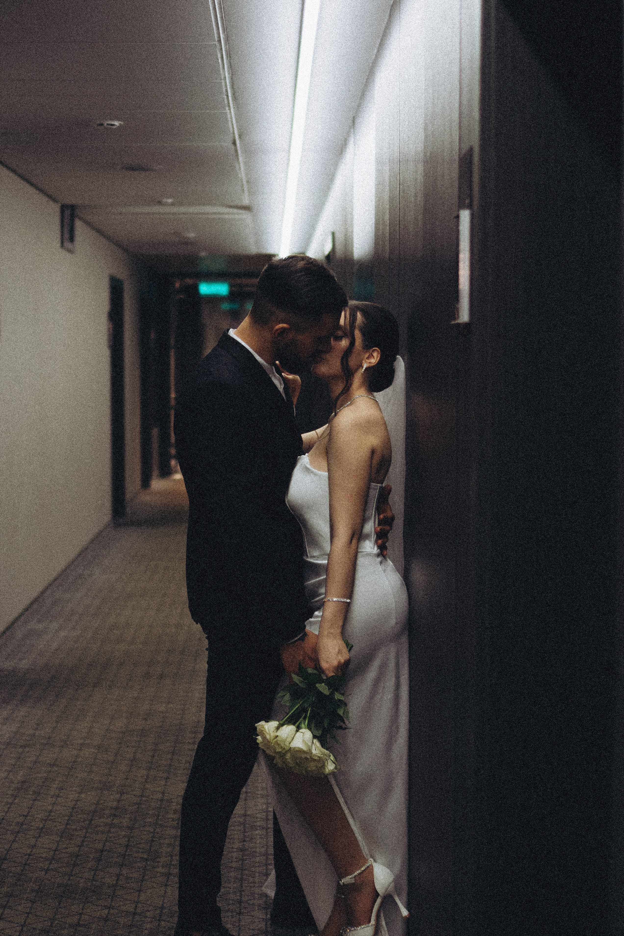 СВАДЕБНАЯ СЬЕМКА СБОРОВ ЖЕНИХА И НЕВЕСТЫ В ОТЕЛЕ И ТАКЖЕ ФОТОСЕССИИЯ В ОТЕЛЕЕ МЕГАПОЛИС БРЯНСК. Профессиональный фотограф, Санкт-Петербург — Виктория Богомолова