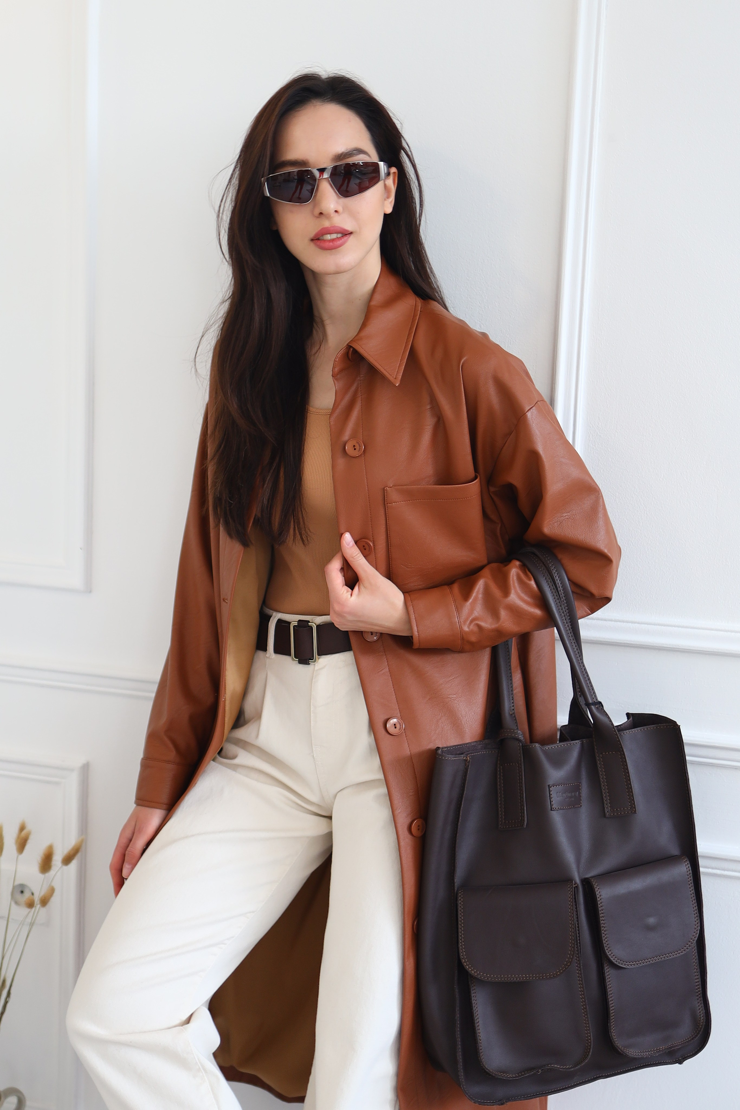 Portrait women’s photo session at the Photo Studio. Professional photographer in Sochi Victoria Joy. Teaching Photography