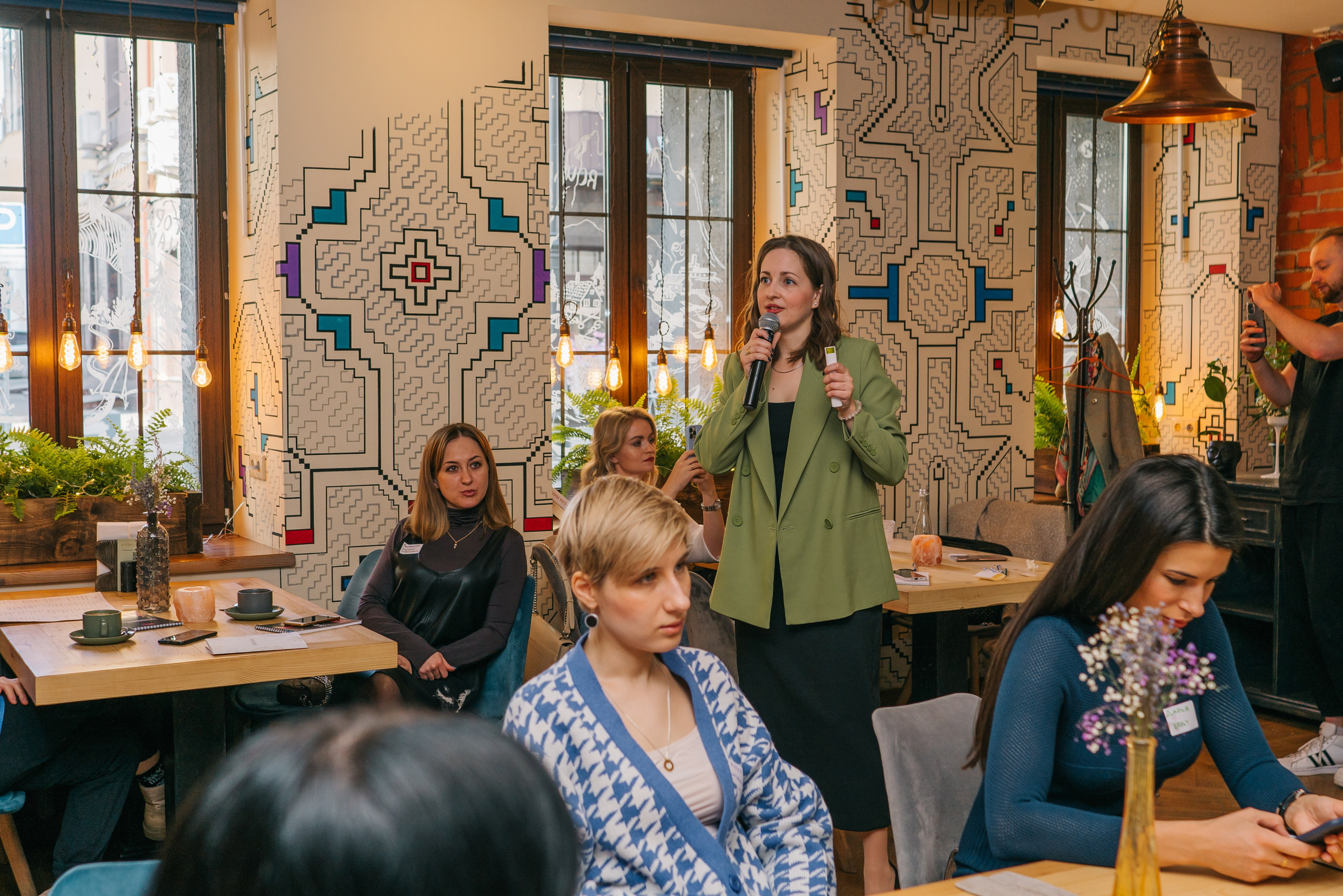 Нетворкинг «Свои в Москве». Женский фотограф в Москве Анастасия Сидорова