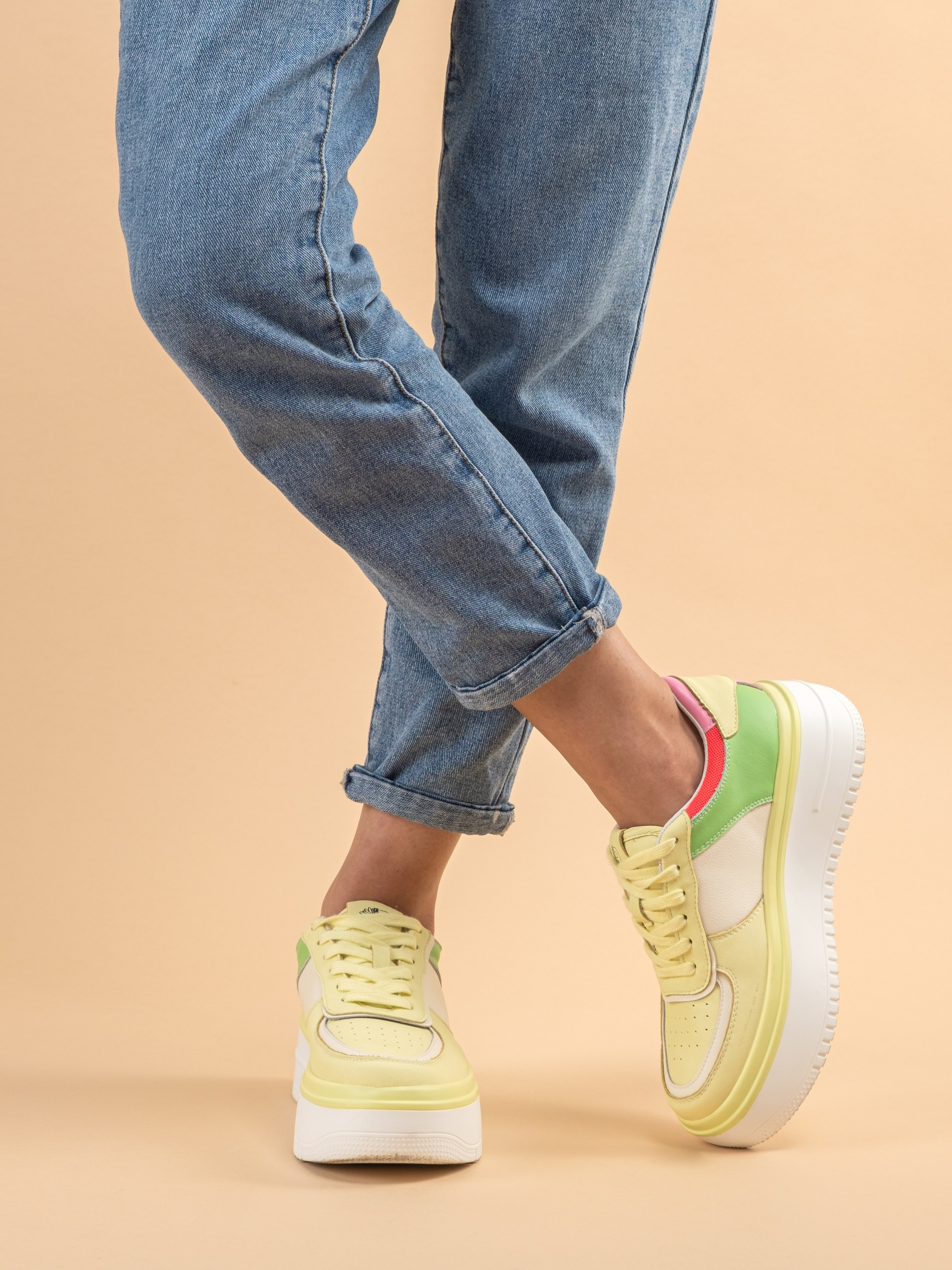 Одежда и обувь. Food и предметный фотограф Никита Алексеев