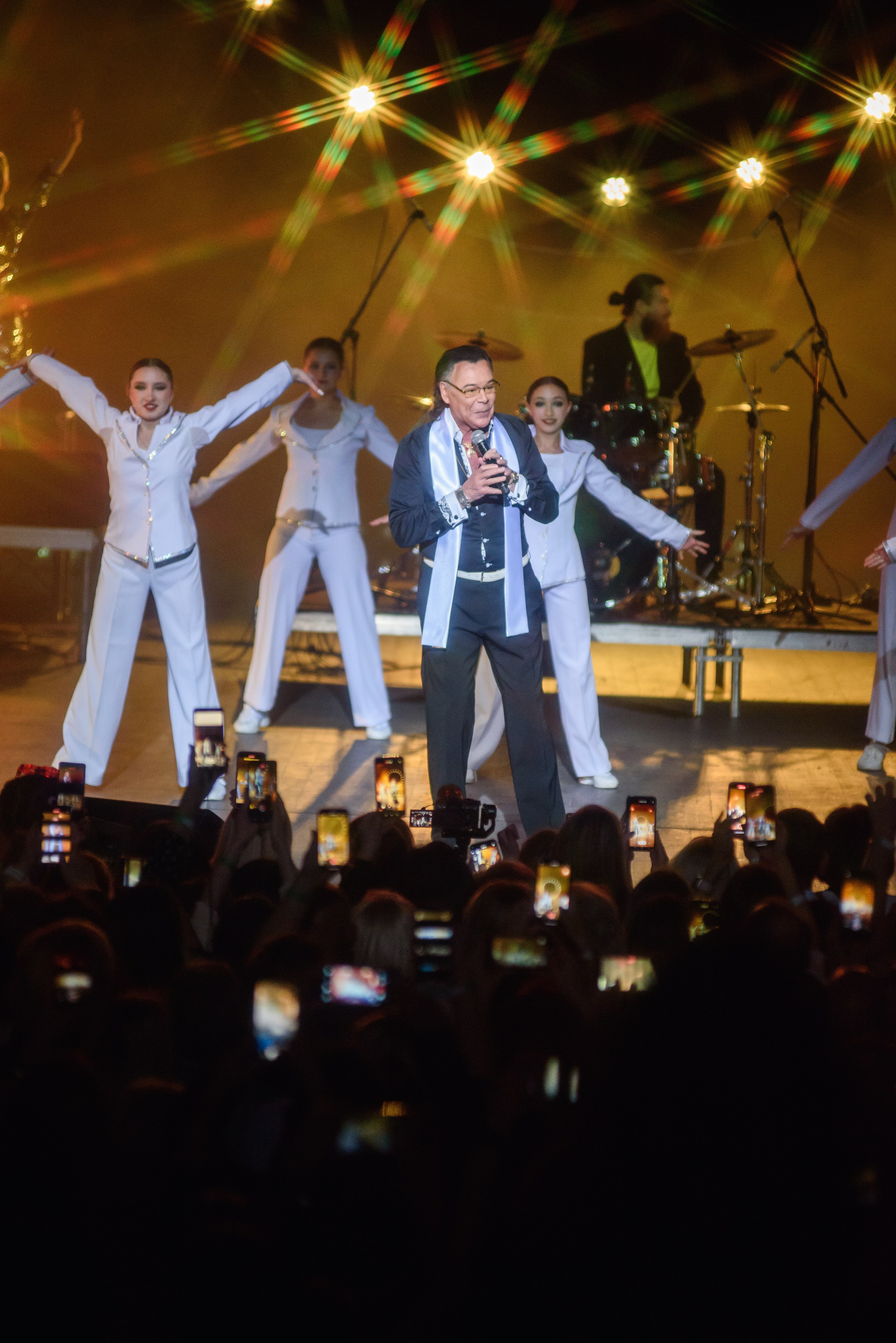 Дискотека 80-90-2000х — «Имена на все времена», Крокус Сити Холл. Бренд-фотограф для экспертов и блогеров в Москве Влада Горбовская