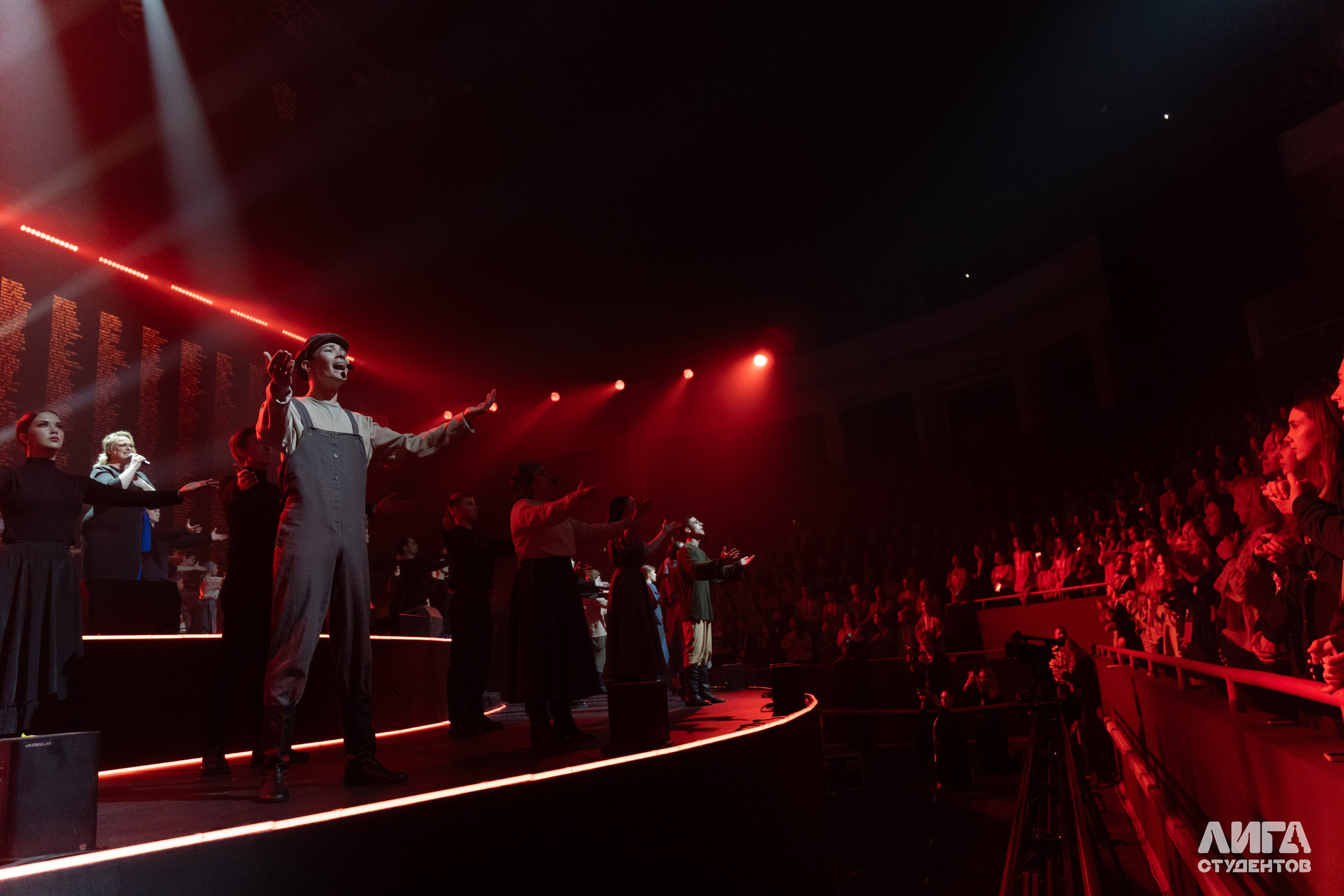 Российская Студенческая Весна 2025. Портретный фотограф в Казани Радомир Заздравных