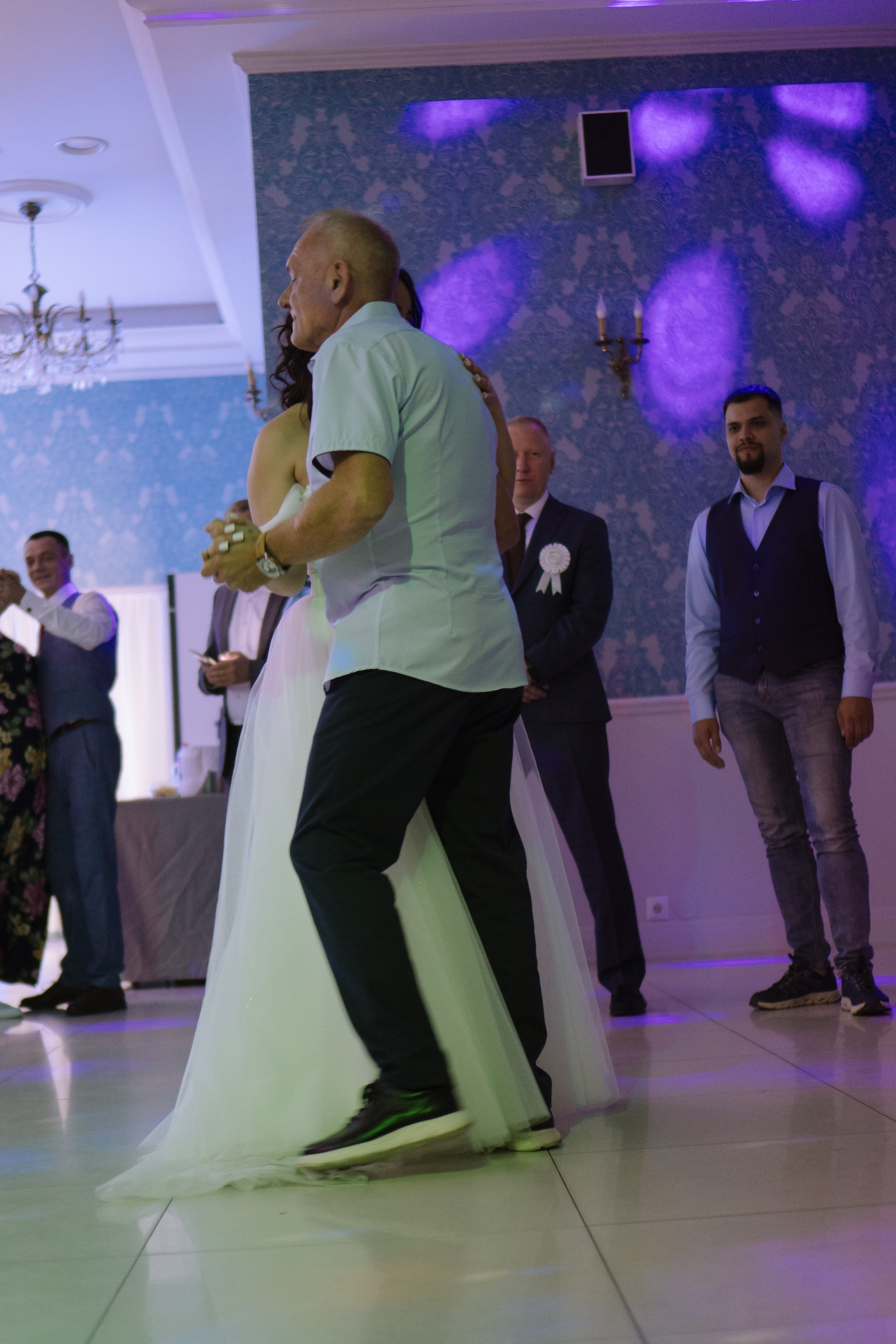 ТАНЕЦ ОТЦА И ДОЧЕРИ НА БАНКЕТЕ (СВАДЕБНАЯ ФОТОСЕСИИЯ БАНКЕТА). Профессиональный фотограф, Санкт-Петербург — Виктория Богомолова