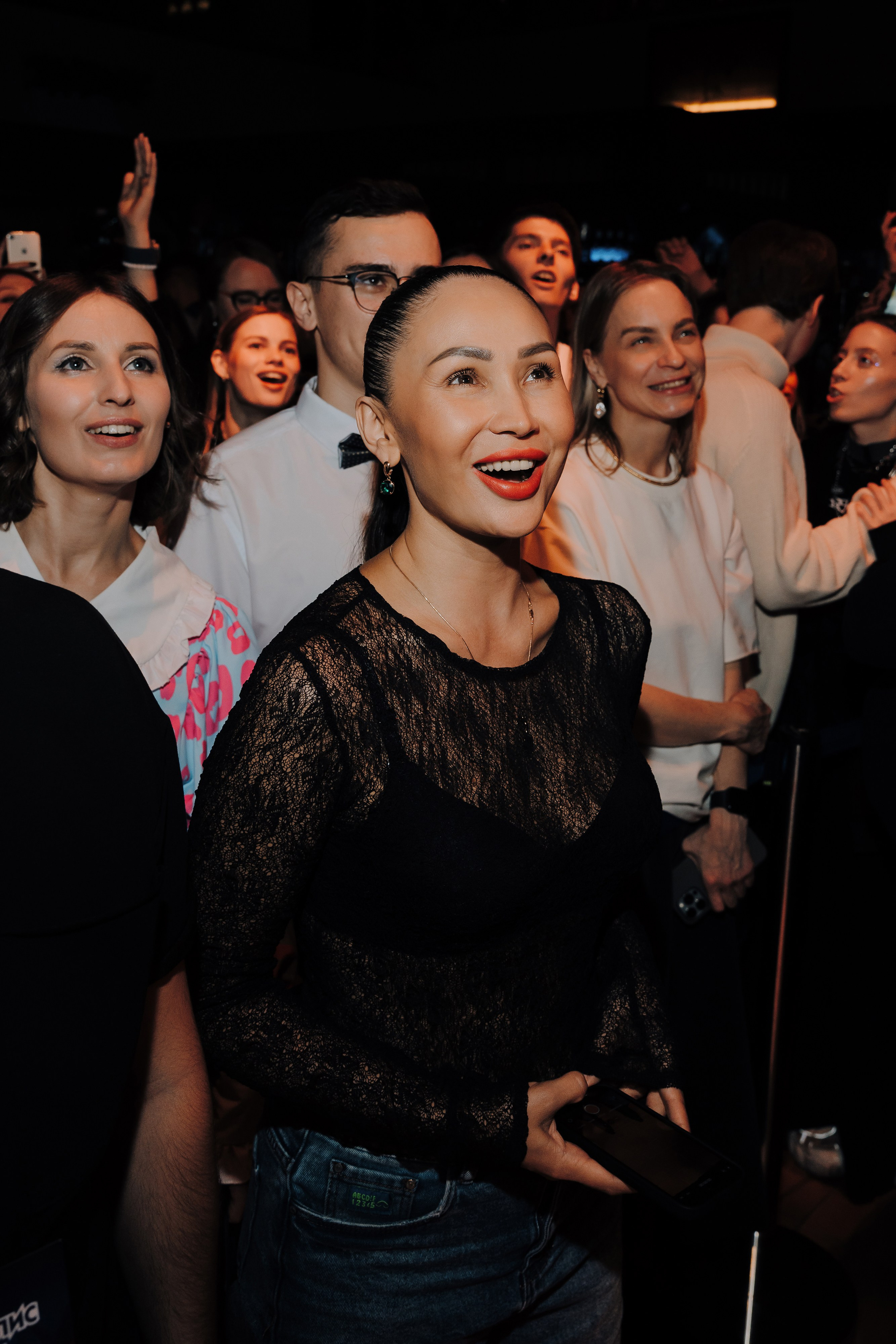 20 ЛЕТ МЕГАПОЛИС ЧЕЛЯБИНСК ХЕДЛАЙНЕР ЕЛКА. Репортажный фотограф Зуев Роман г. Челябинск