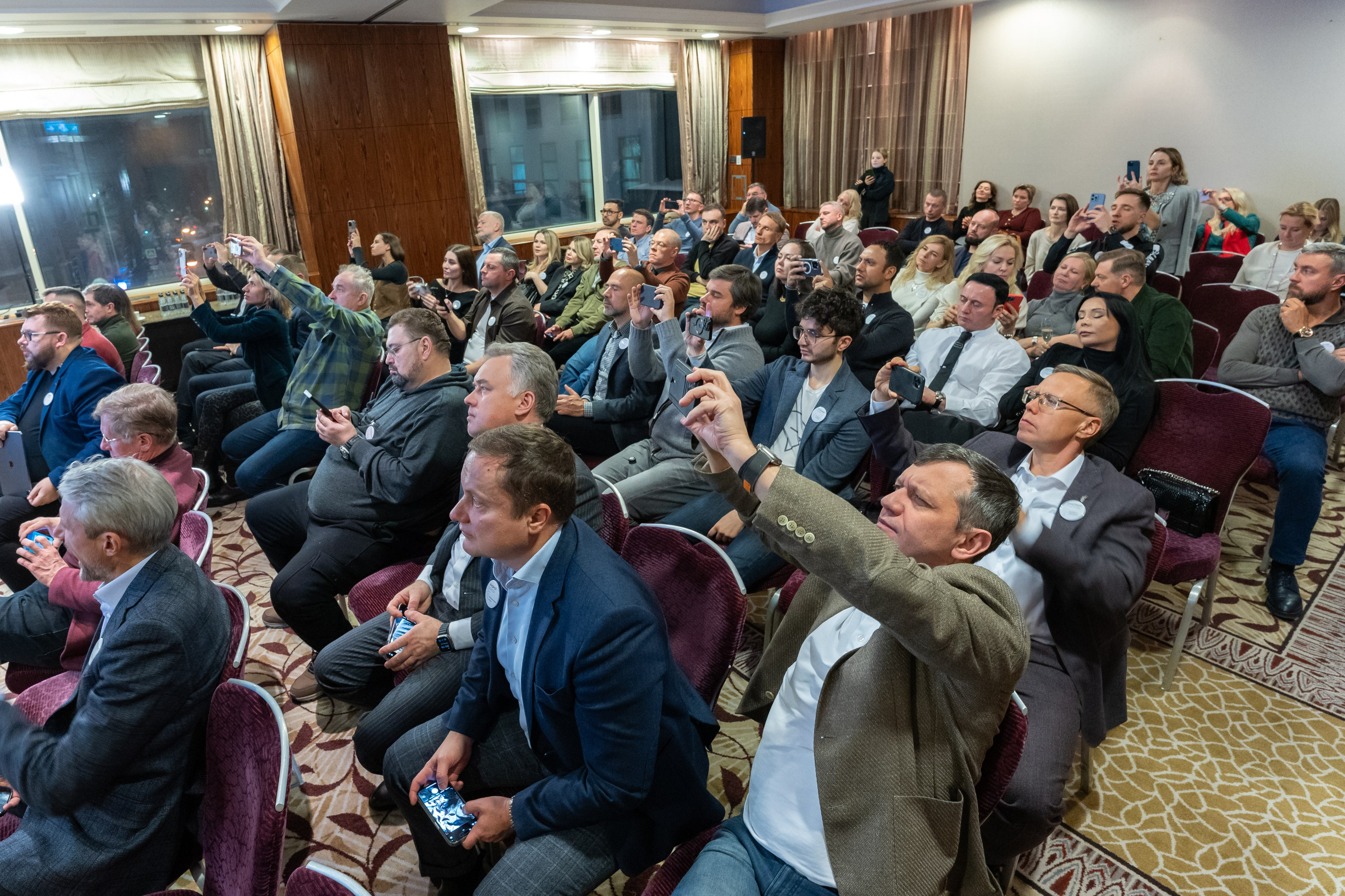 Лекция Вячеслава Дубынина о выгорании. Репортажный и интерьерный фотограф Александра Солдатова