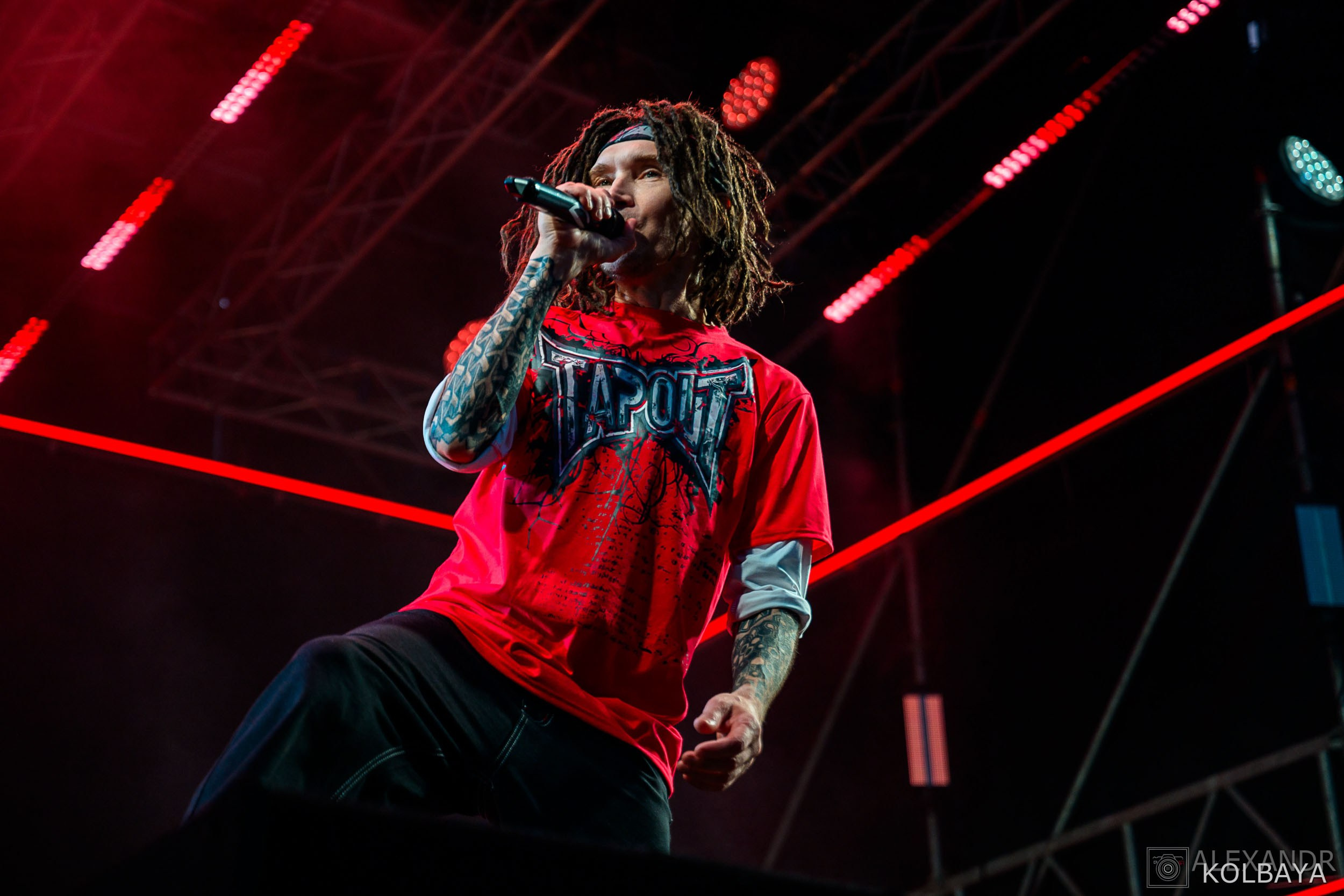 Фоторепортаж с концерта группы СЛОТ на Red Summer 2025. Концертный и театральный репортажный фотограф в Москве Александр Колбая