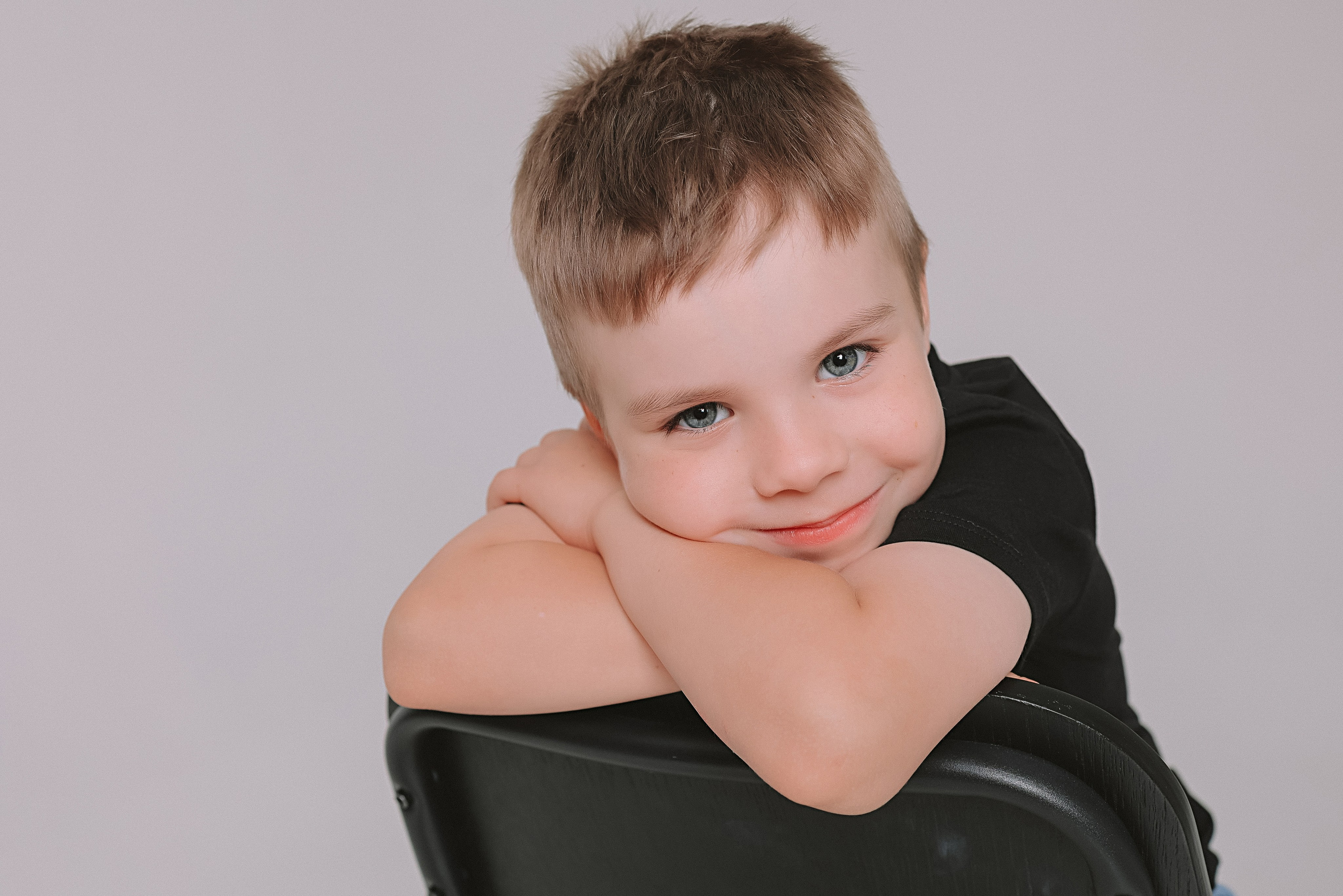 Фататум циклорама и зал. Семейный фотограф Тюмень, фотограф на роды Салмина Мария