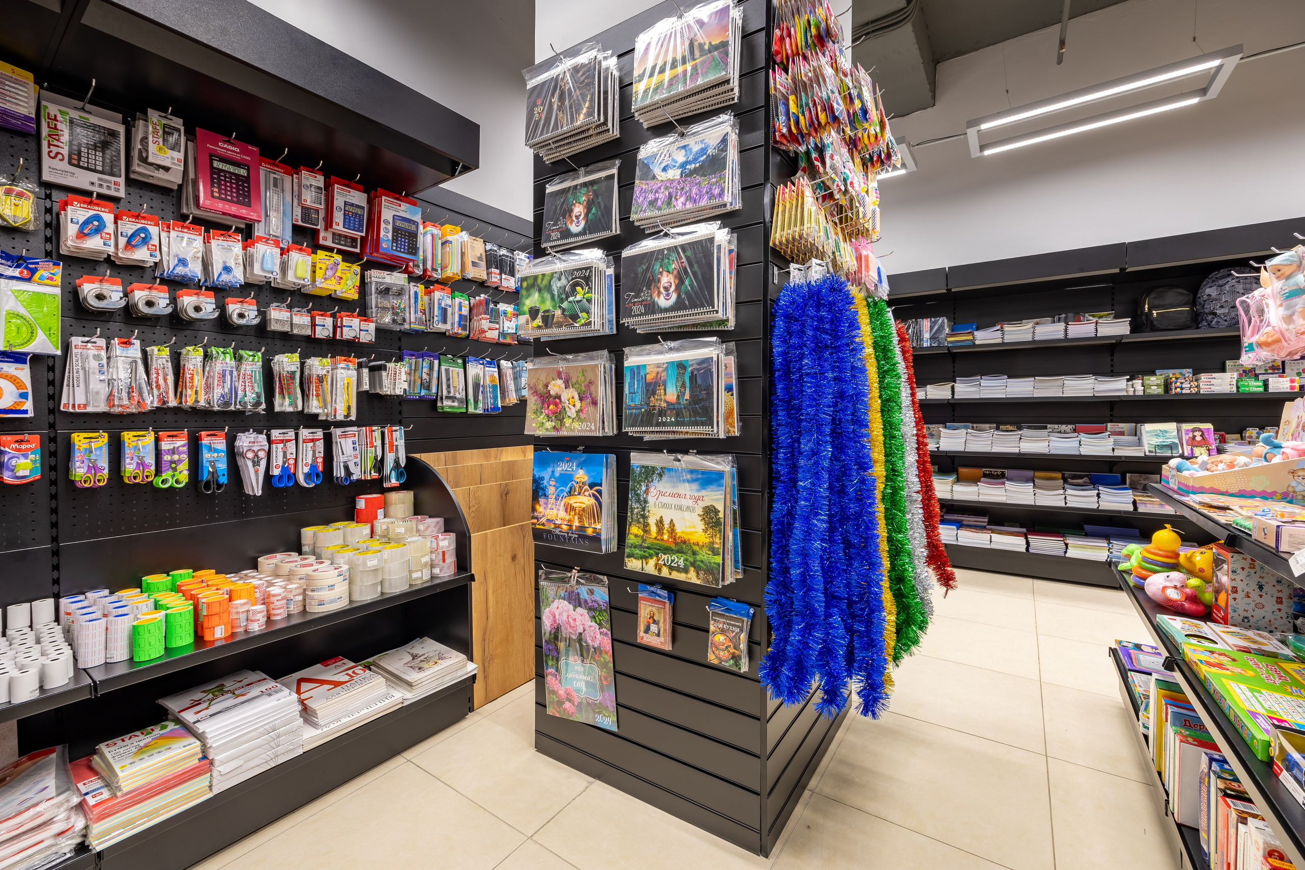 Съемка для производителя торгового оборудования в ТЦ «Серпантин». Интерьерный фотограф в Москве Сергей Чекмезов