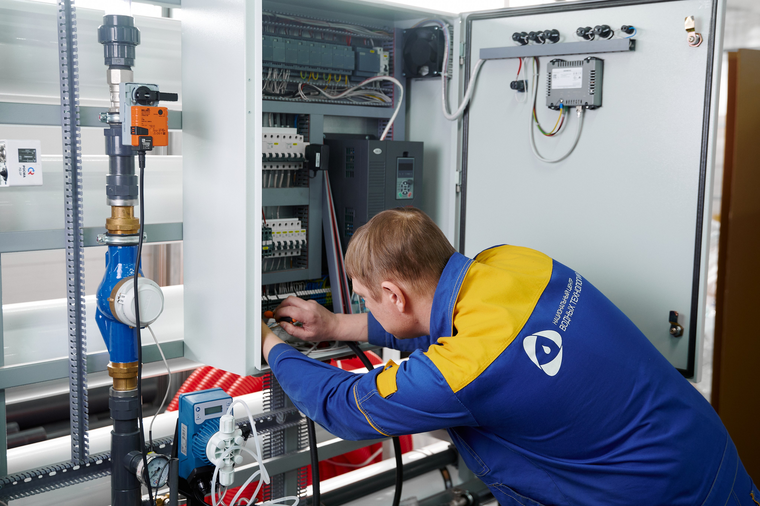 Промышленная фотосъёмка на производстве в Екатеринбурге. Профессиональная съёмка предприятий и оборудования – Екатеринбург. Фотограф Сергей Якубицкий Екатеринбург