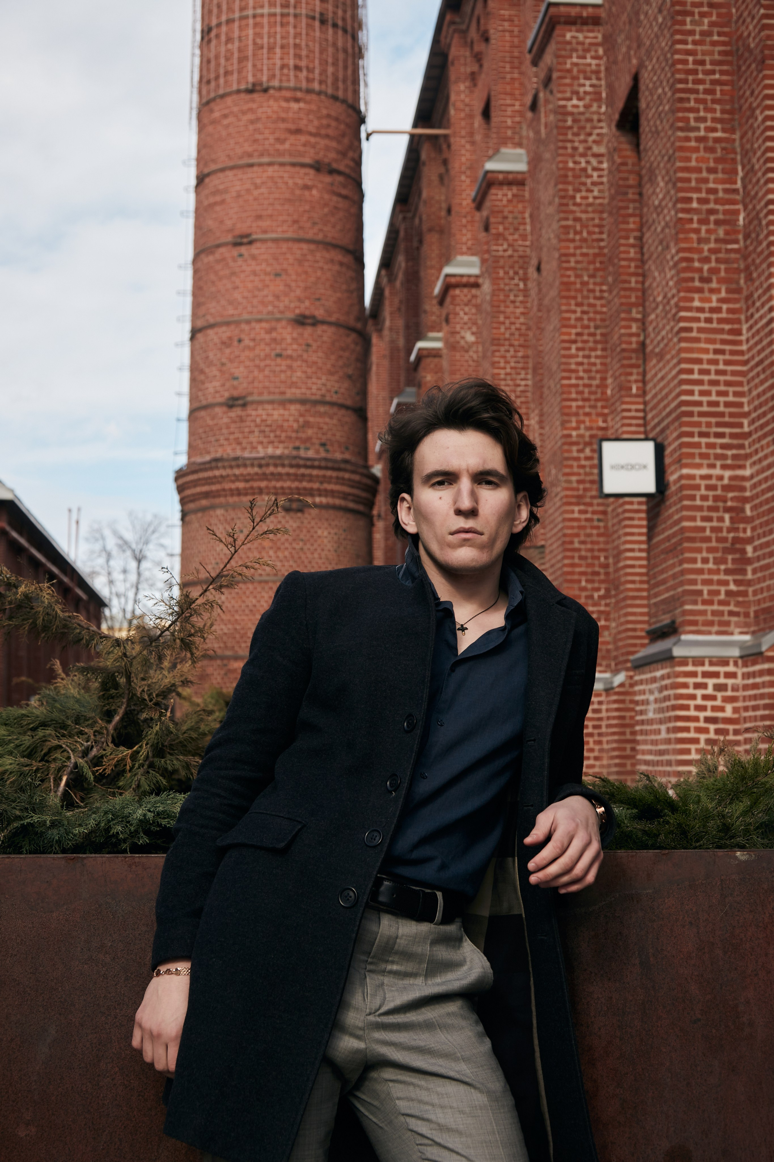 Мужская фотосессия на улице. Профессиональный фотограф в Москве