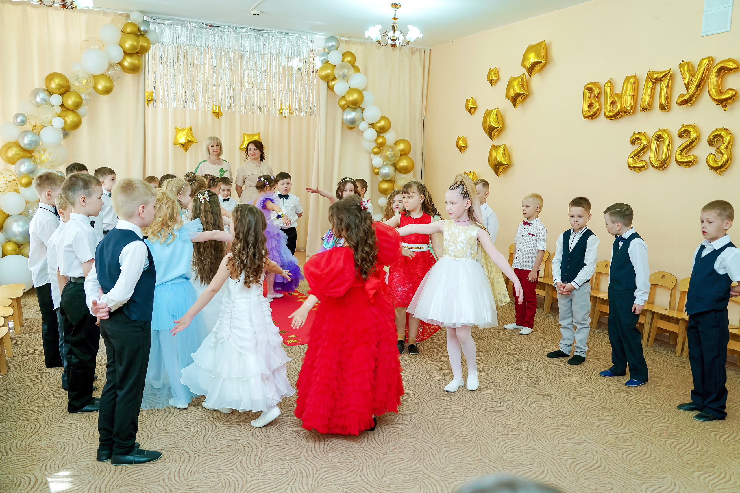 Фотосъемка видеосъёмка фотограф видеооператор новогодних утренников  в. Фотограф, видеооператор Нина Коршунова