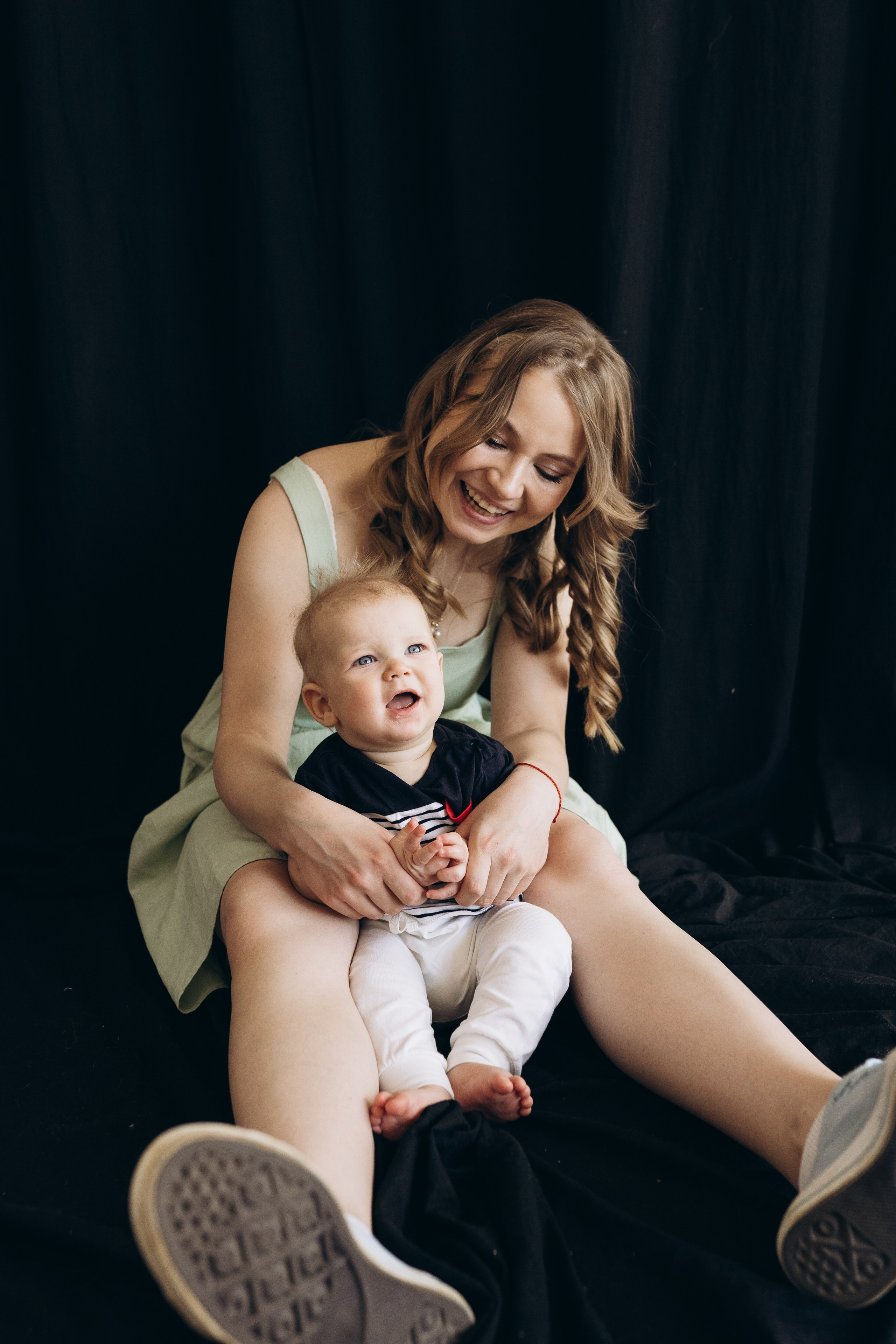 Семейная фотосессия в студии в Москве, семейный фотограф Анна Полушина. Свадебный фотограф в Москве Анна Полушина