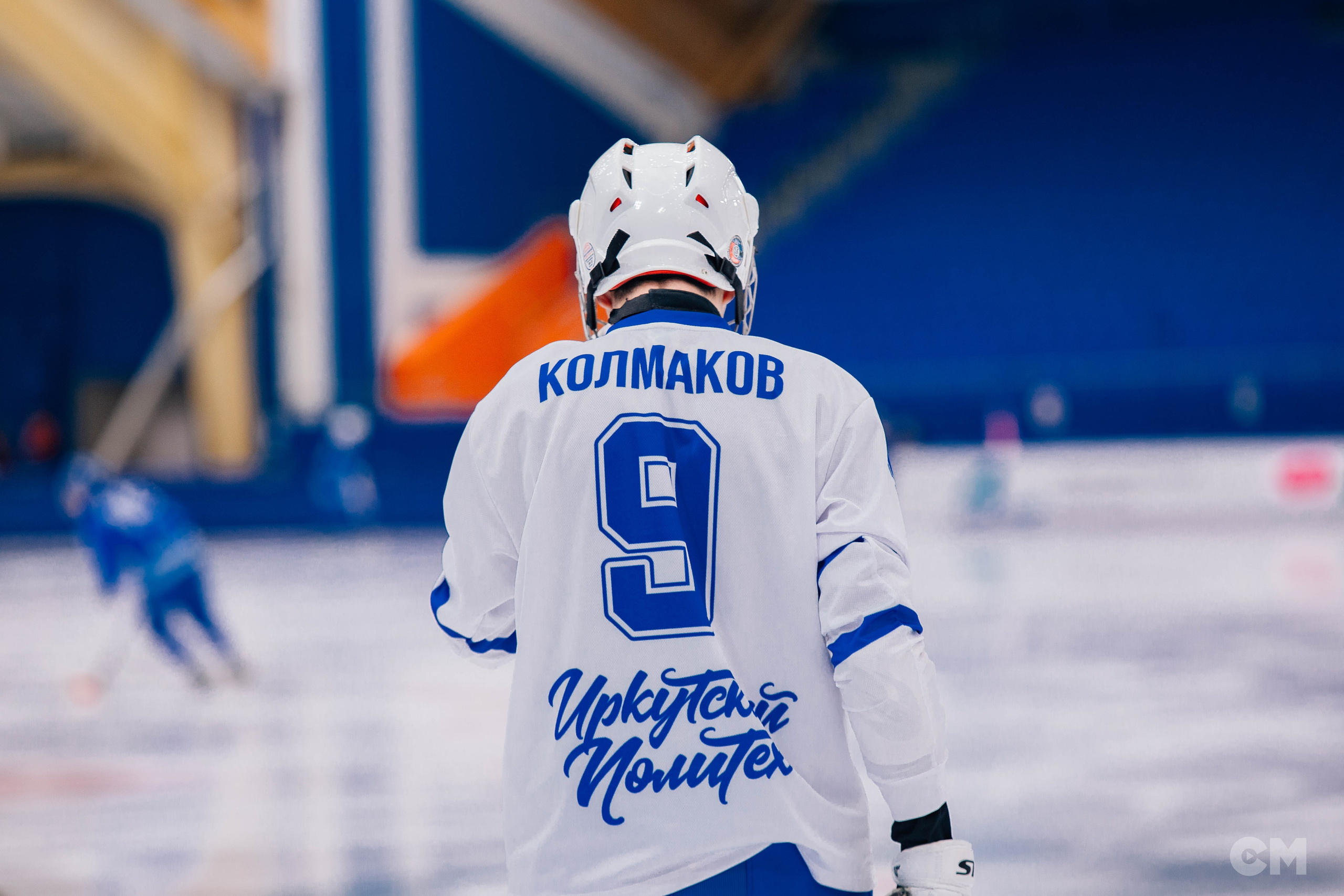 Чемпионат Студенческой спортивной лиги. Ковалёв хоккея с мячом. Репортажный фотограф в Иркутске — Ярослав Ковалёв