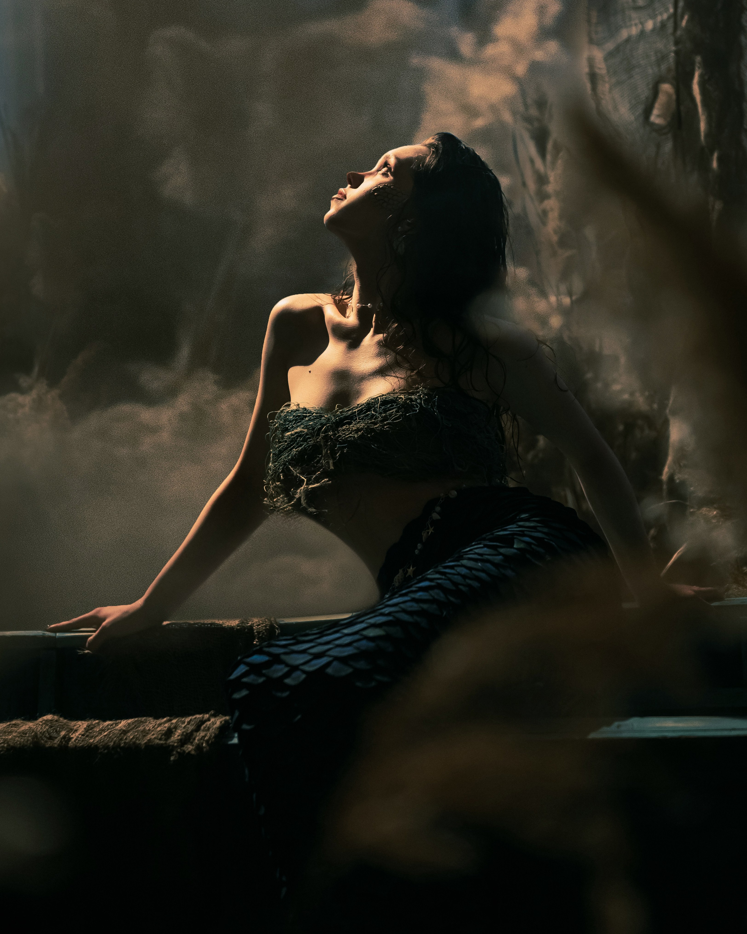 Мрачная фотосессия в образе русалки в фотостудии 2-й этаж в г. Кемерово