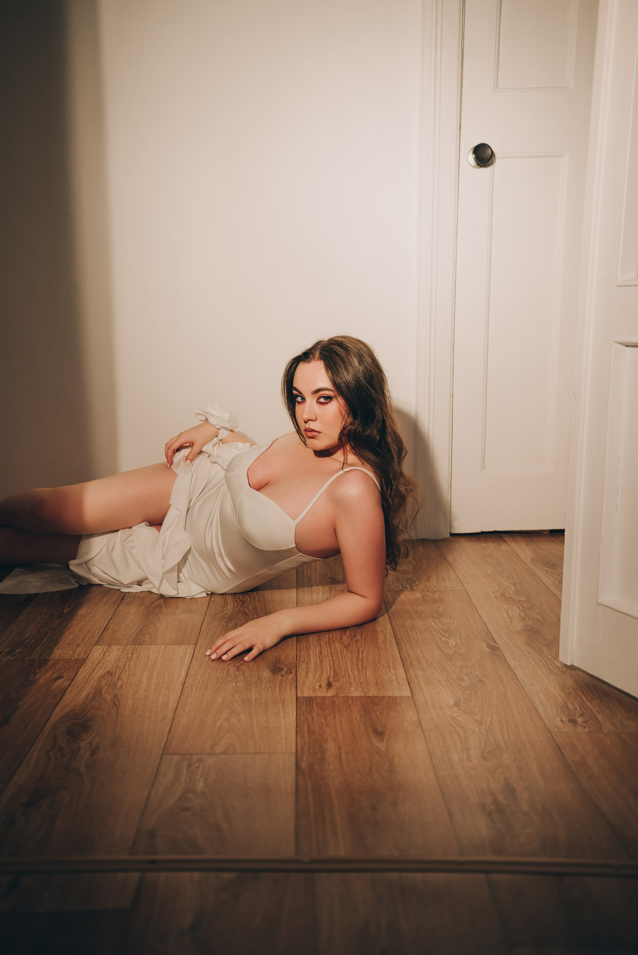 Женская фотосессия в элегантном платье в г. Кемерово