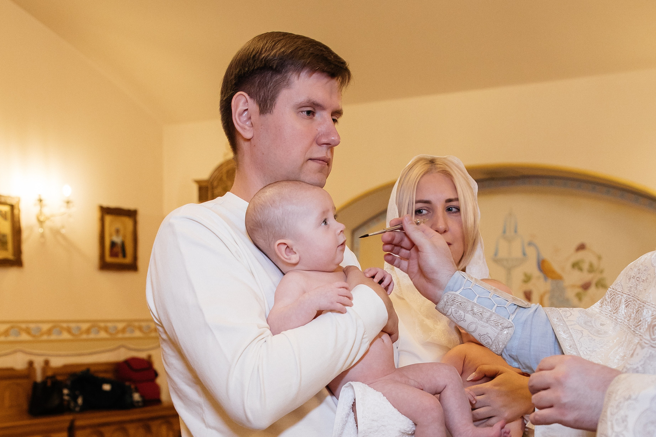 Таинство Крещения Александры и Алисы. Храм Покрова Пресвятой Богородицы. Семейный фотограф в Рязани и Рязанской области