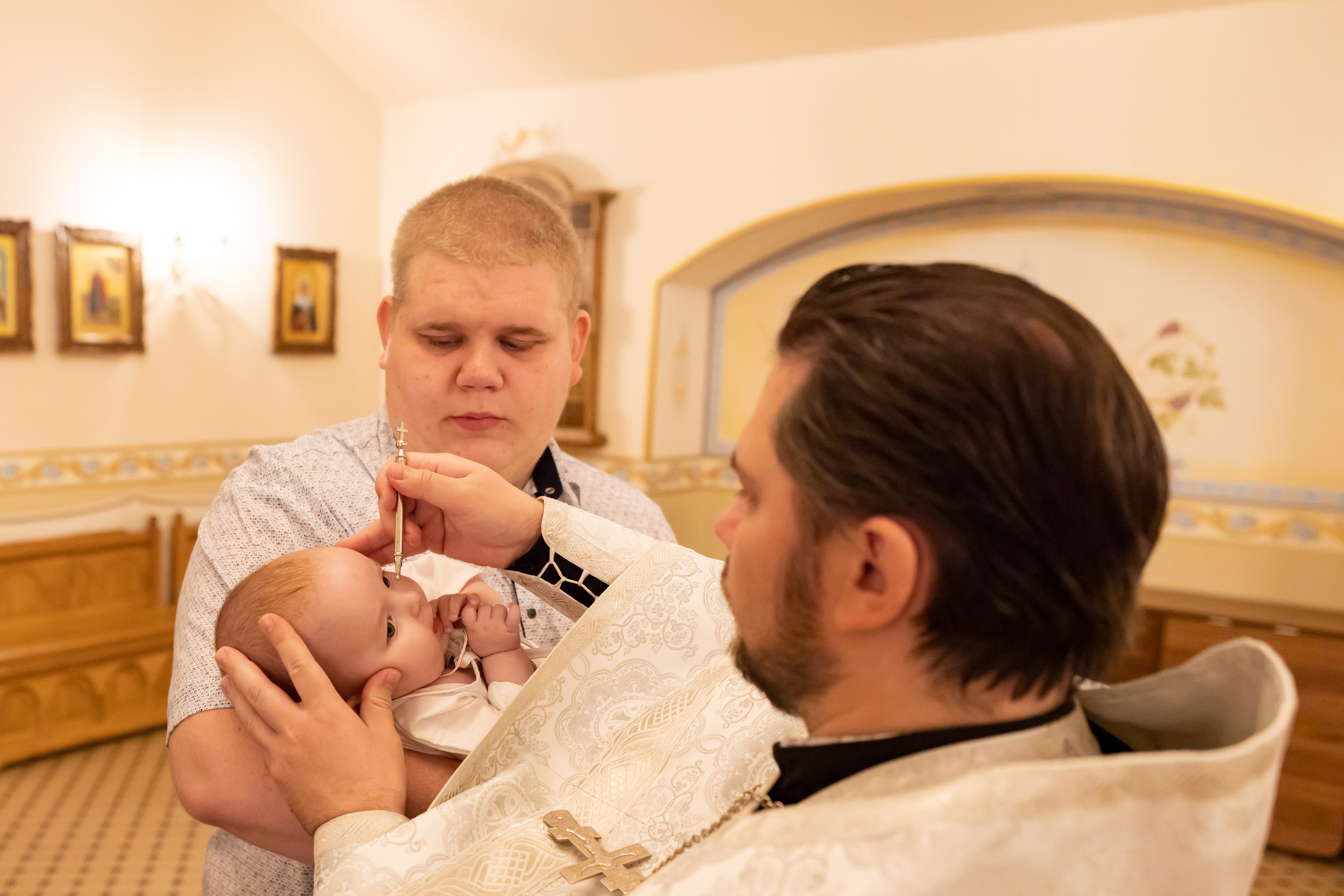 Крещение в Храме Покрова Пресвятой Богородицы. Семейный фотограф в Рязани и Рязанской области