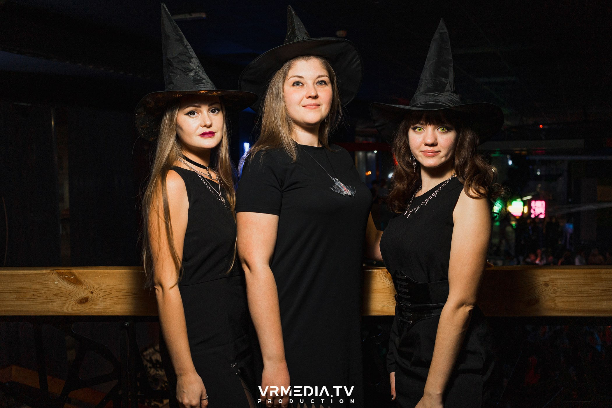 Halloween ARACHNOPHOBIA в баре «Друзья»