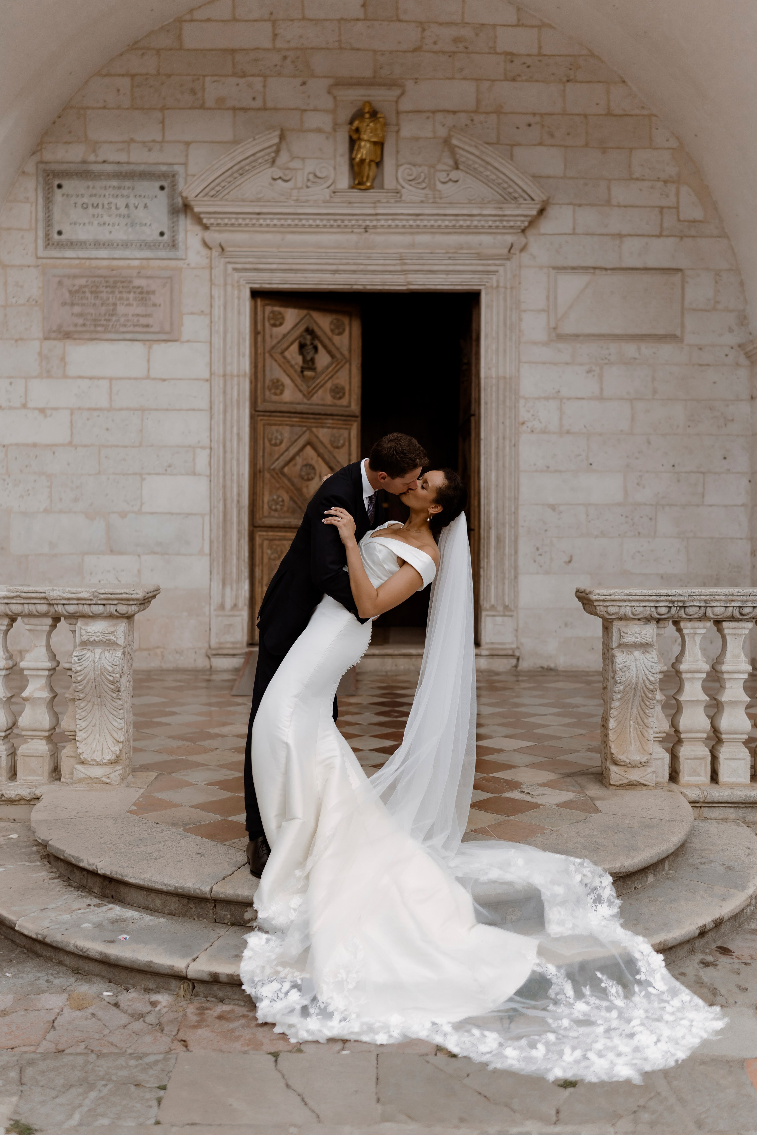 Viktor-Daniela. Elopement Wedding Photographer