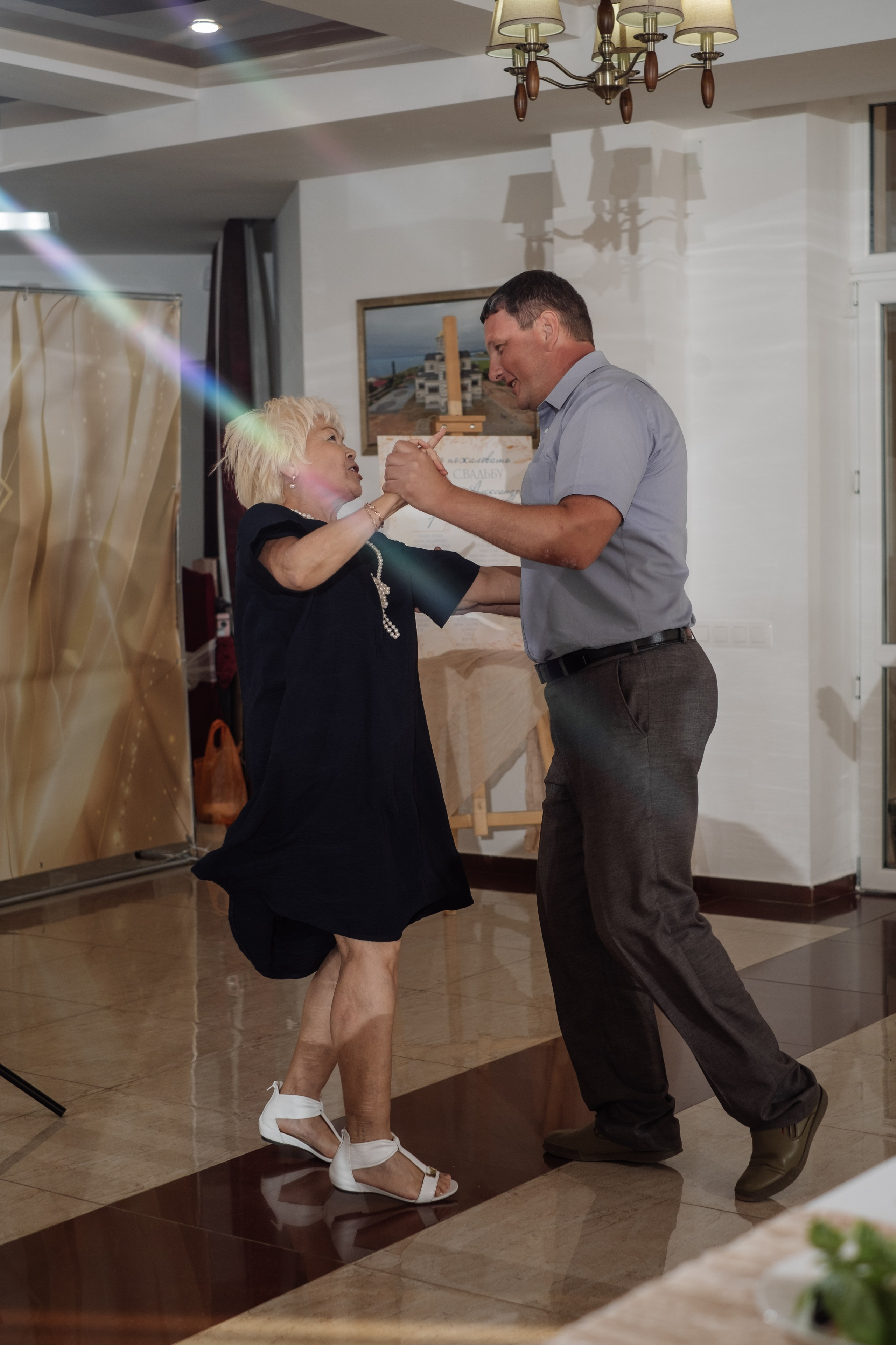 Свадебный ретопртаж. Профессиональная фотосъемка в Крыму. Натуральные эмоции и живые кадры. Забронируйте дату прямо сейчас!