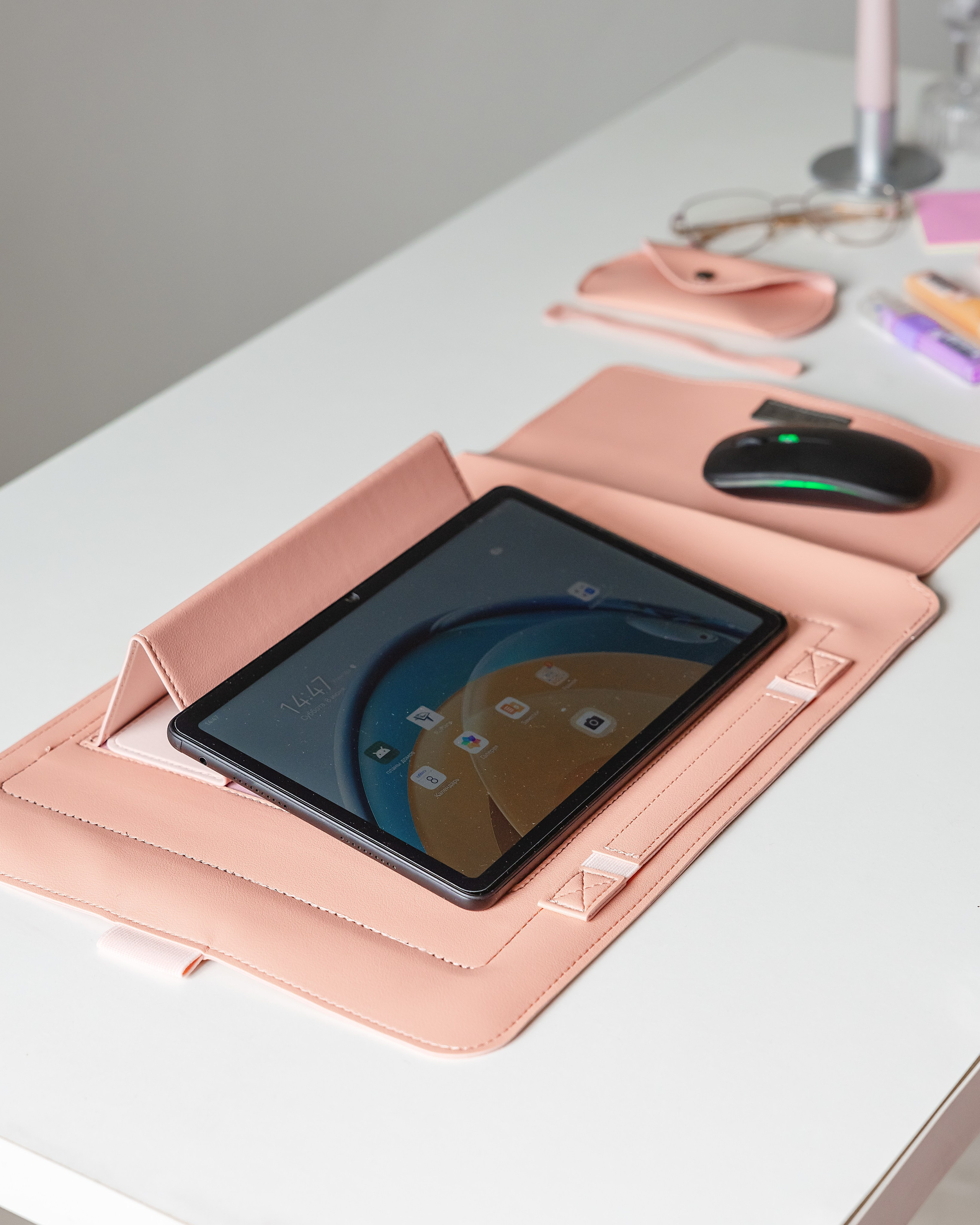 WB: Клавиатуры и чехлы. Фотограф и видеограф в Улан-Удэ: Аюна Габагуева и Артём Шаханов