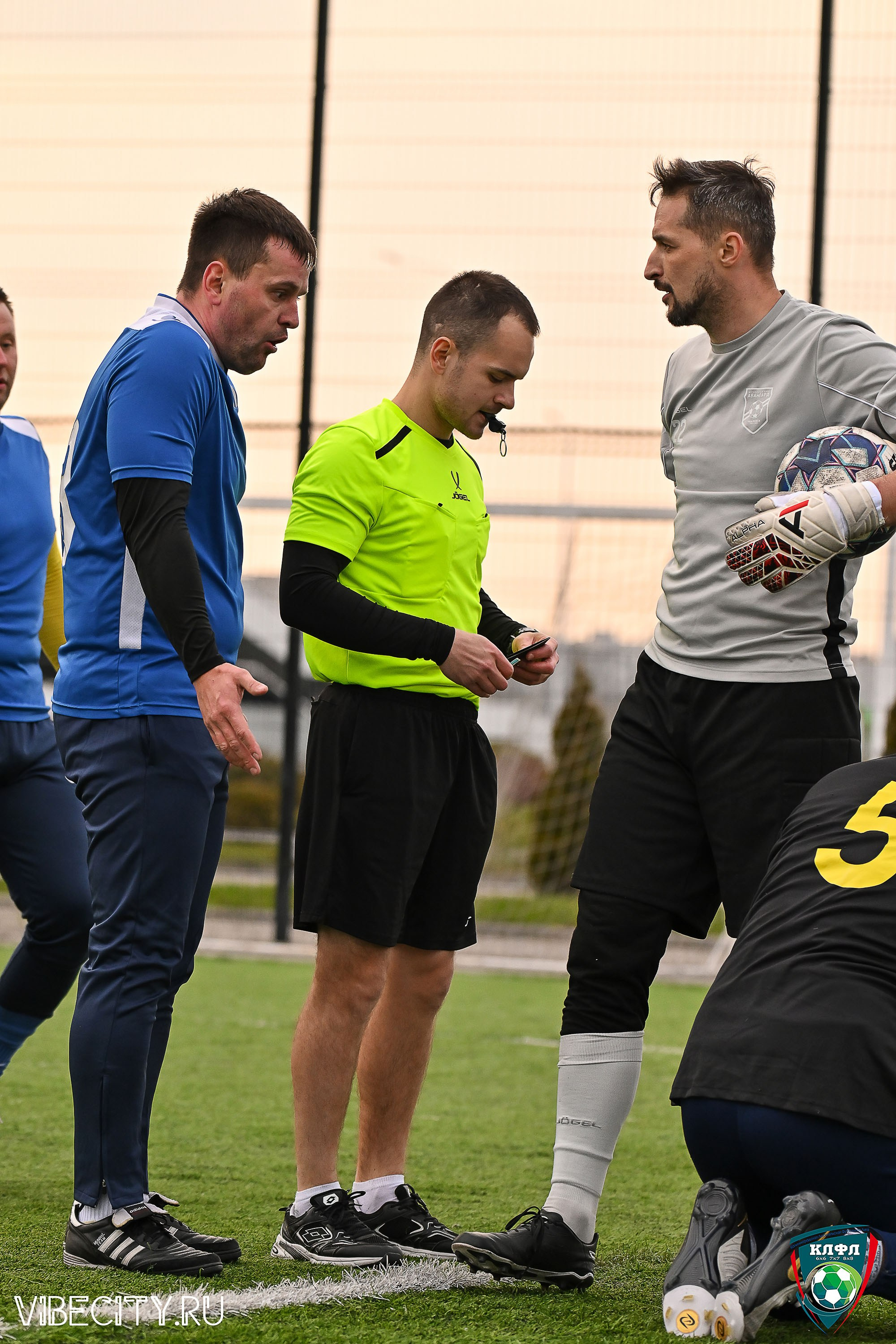 XX ЧЕМПИОНАТ КАЛИНИНГРАДСКОЙ ЛФЛ КАНЦМАРКЕТ39 сезона 2024–2025 гг. VIBECITY.RU Вайб Сити Ру Фоторепортажи Фотоотчеты Калининград