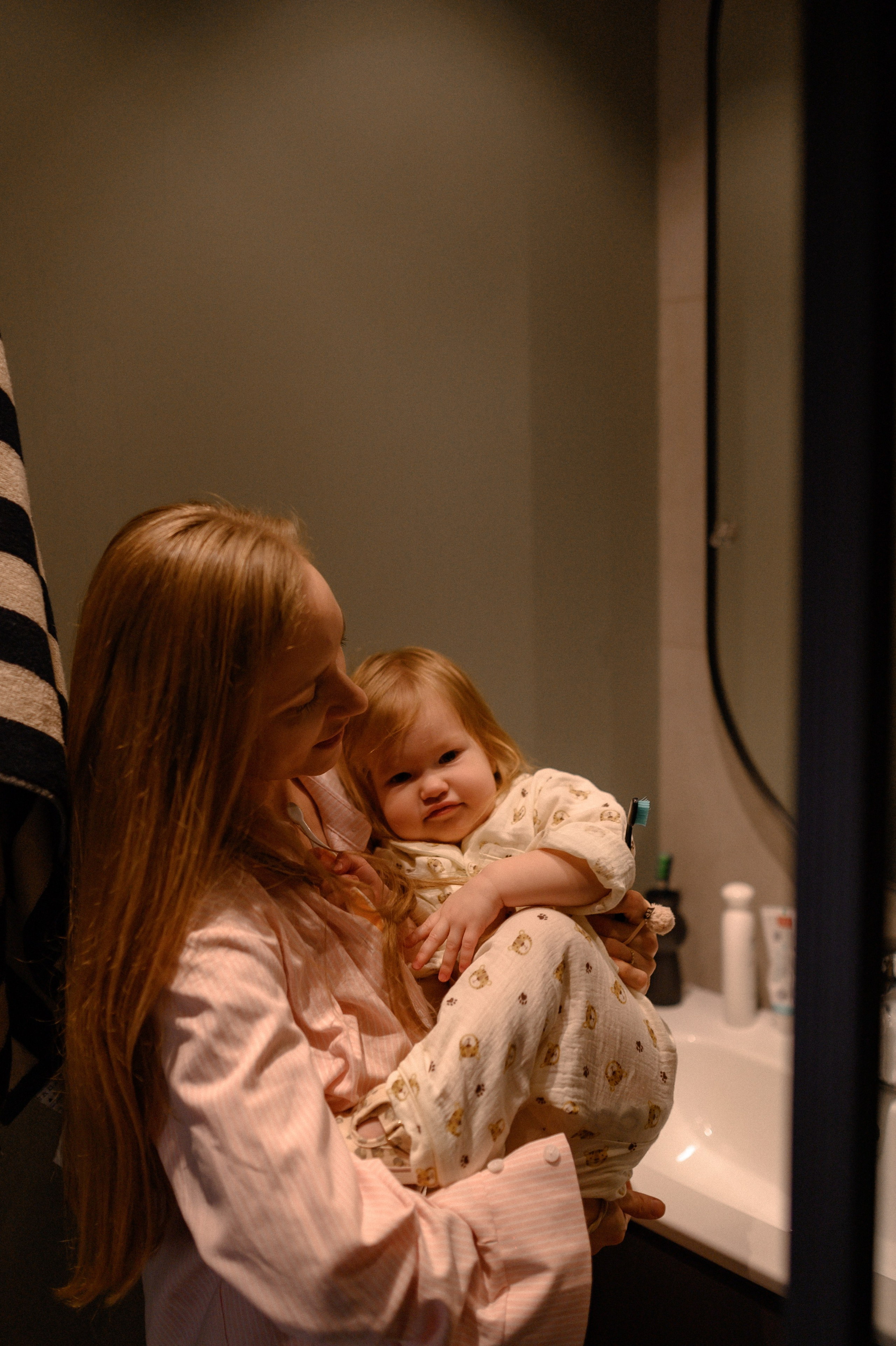 Даша и Варя дома. Семейный и свадебный lifestyle-фотограф в Москве Мария Петрова