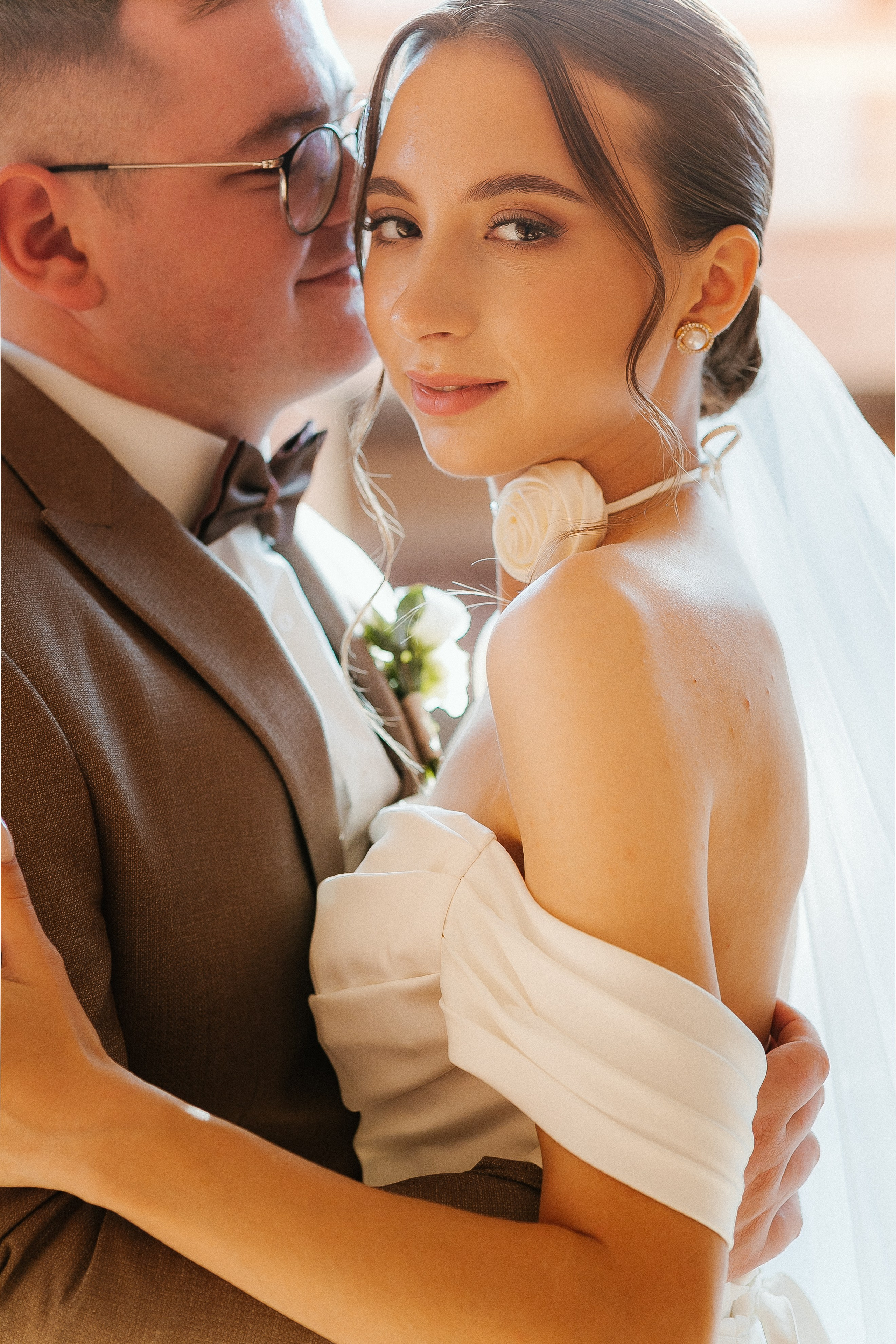 Свадебная осенняя фотосессия Ивана и Лидии в городе. Свадебный и репортажный фотограф в Ярославле и Санкт-Петербурге Роман Микрюков