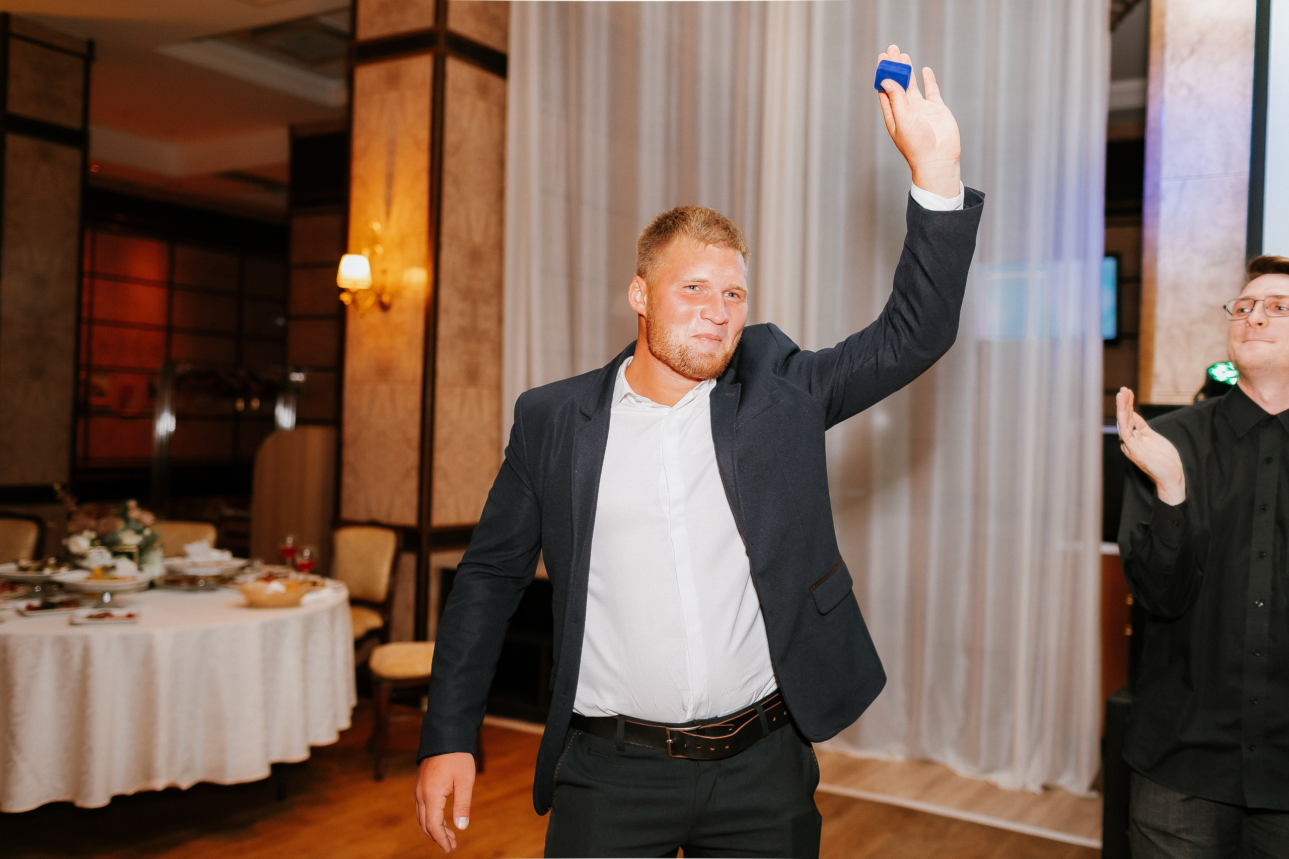 Свадебная осенняя фотосессия Ивана и Лидии в городе. Свадебный и репортажный фотограф в Ярославле и Санкт-Петербурге Роман Микрюков