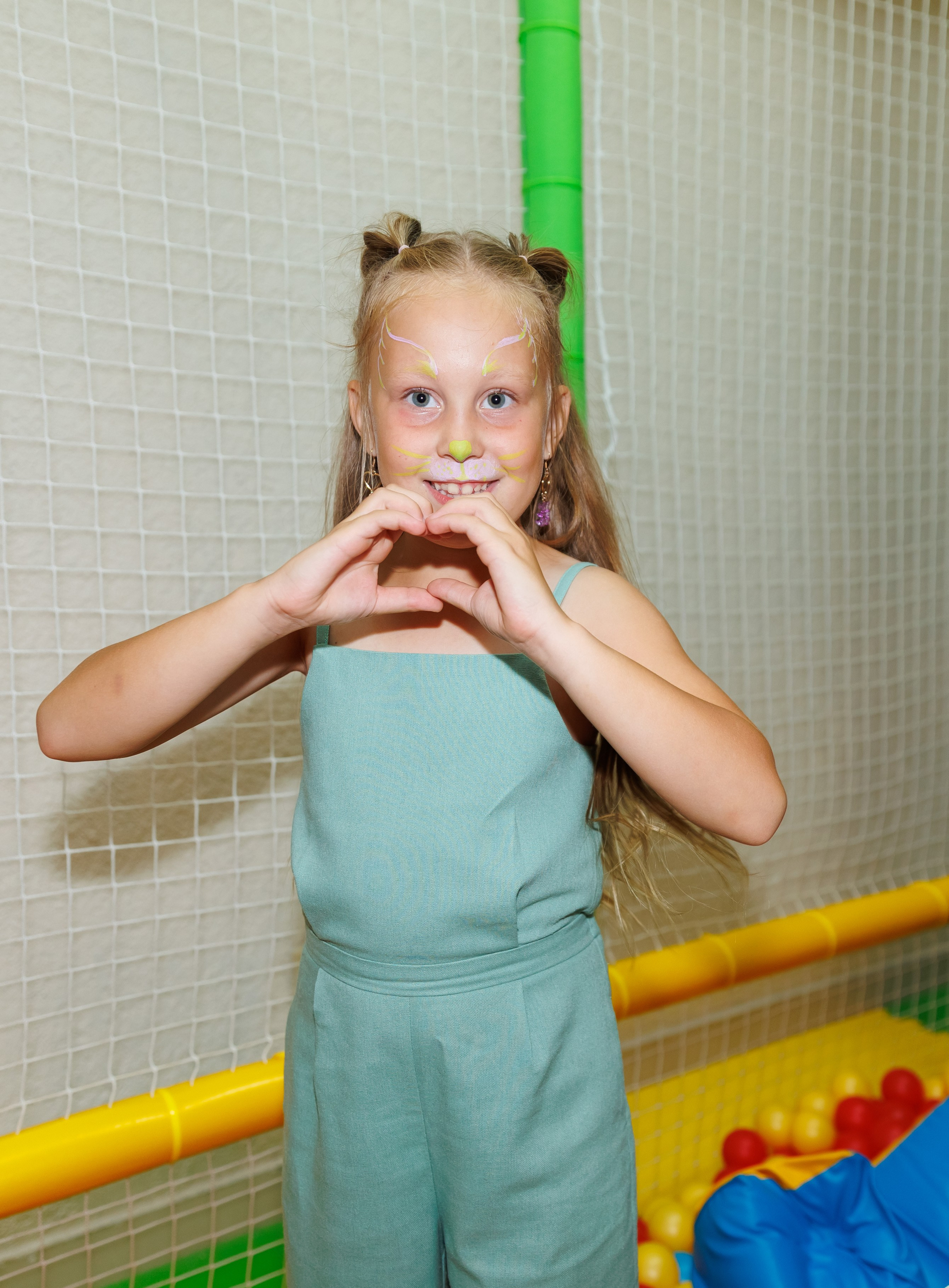 Детский лофт Алиса в стране чудес. Женский фотограф в Новосибирске Наталья Гресь