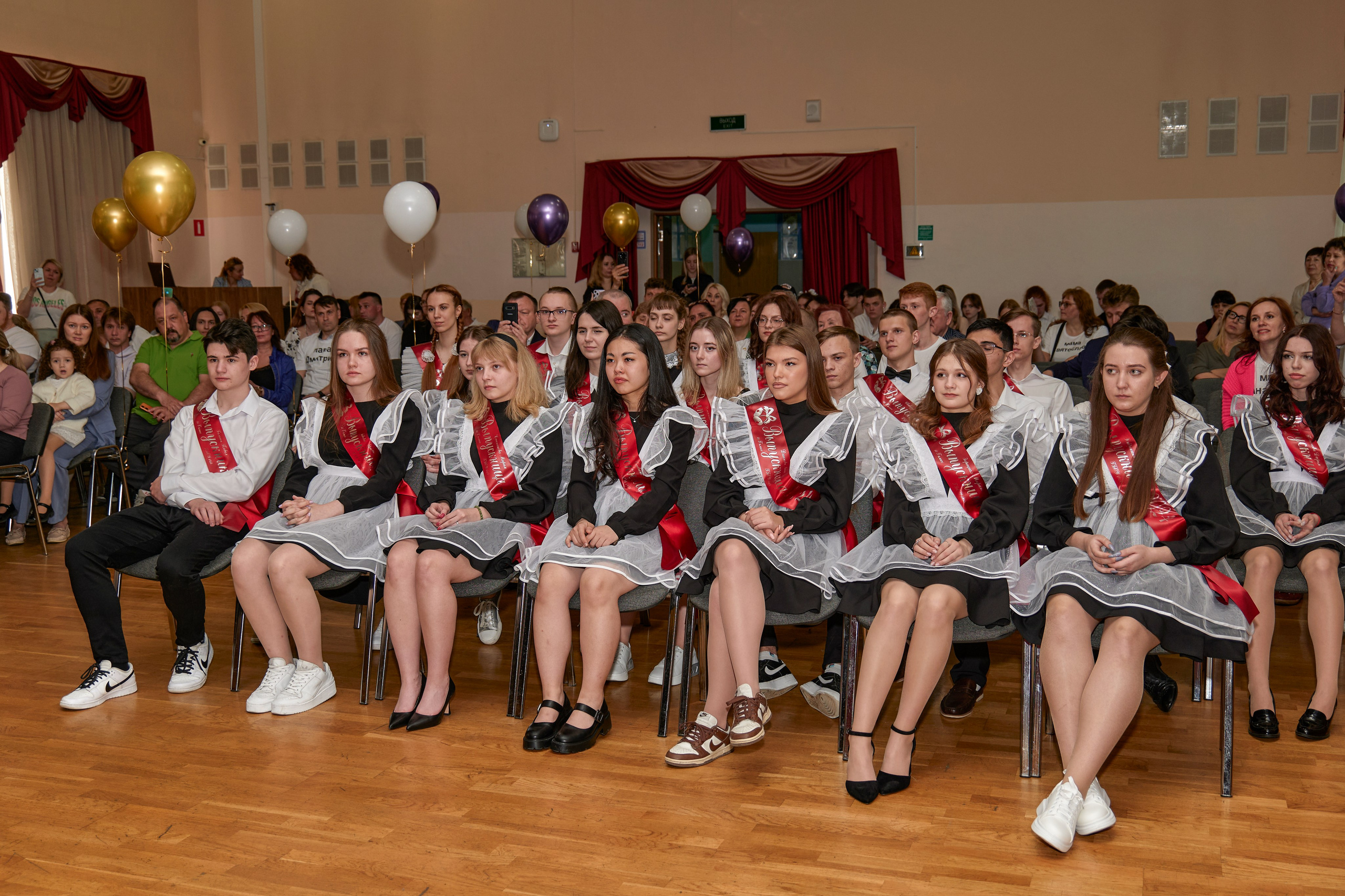 Последний звонок школа 1413. Детский и семейный фотограф г. Москва Оксана Катаджи