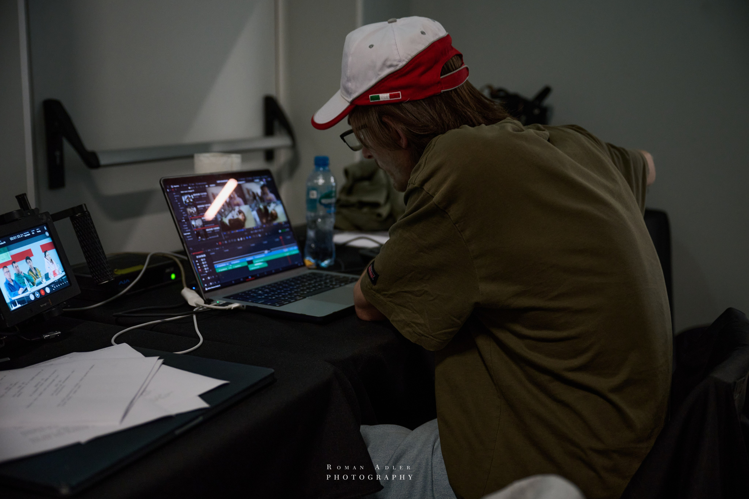 Репортаж со съёмок фильма «Своя в доску». Фотограф Роман Адлер