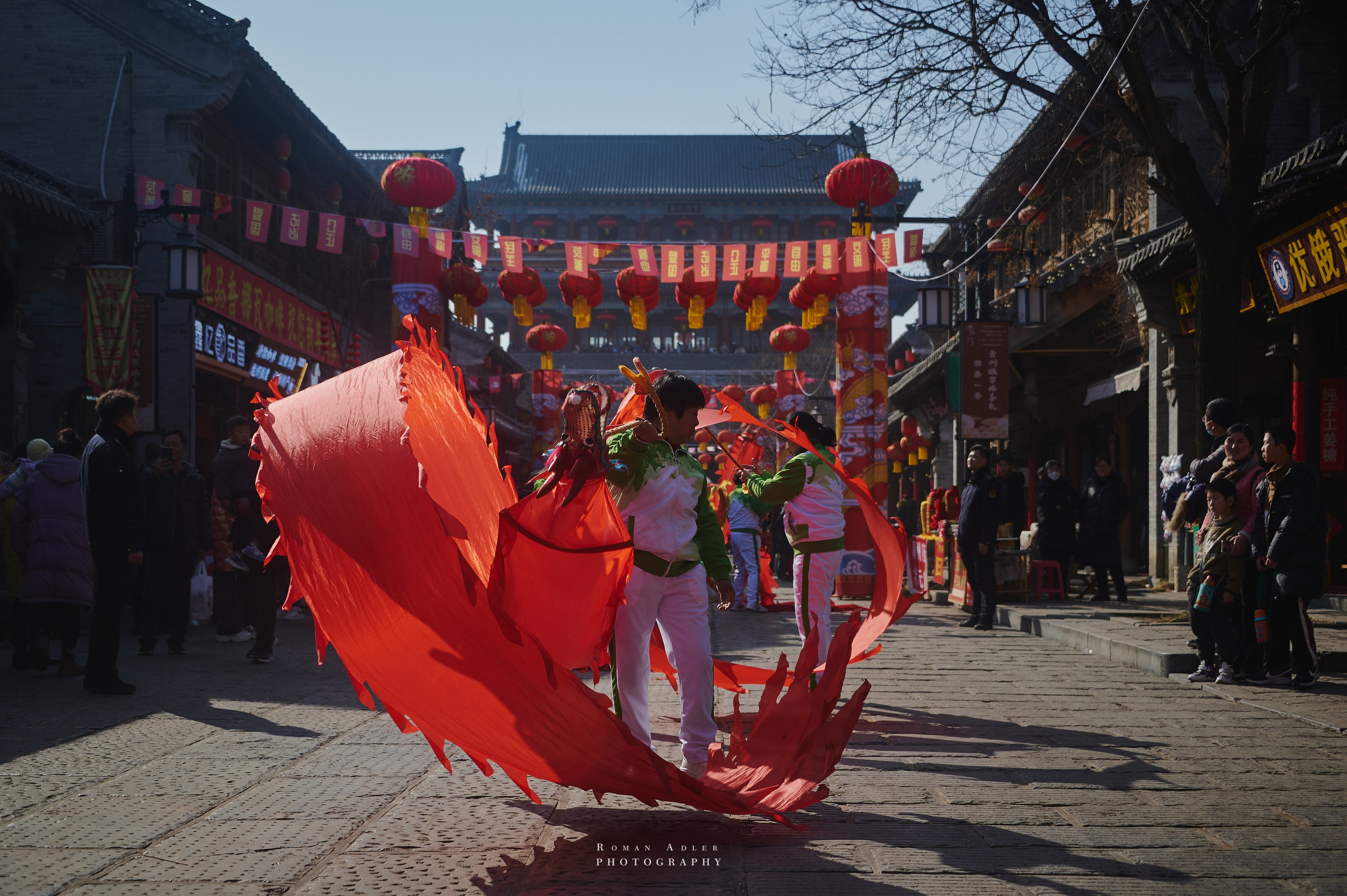 Новогодний парад в Цинчжоу. Китай. Фотограф Роман Адлер