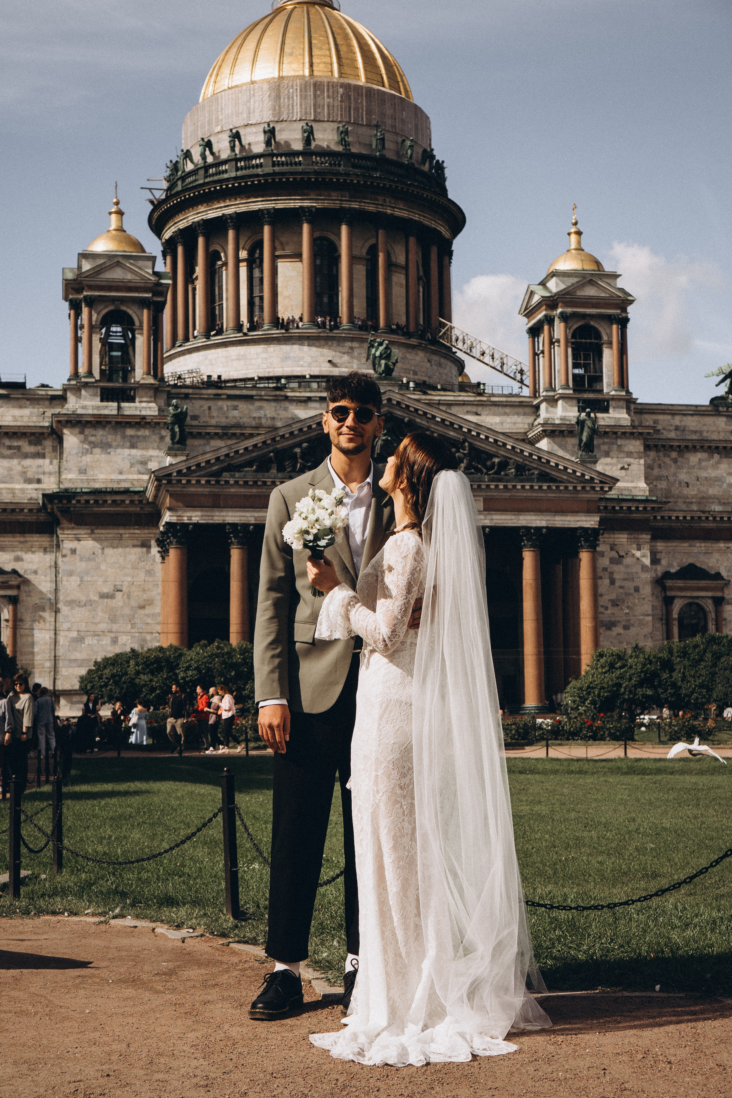 СВАДЕБНАЯ ПРОГУЛКА ВОЗЕ ИСАИКЕВСКОГО СОБОРА АСТОРИИ И ЗАКОНОДАЛЕТНОГО СОБРАНИЯ. Профессиональный фотограф, Санкт-Петербург — Виктория Богомолова
