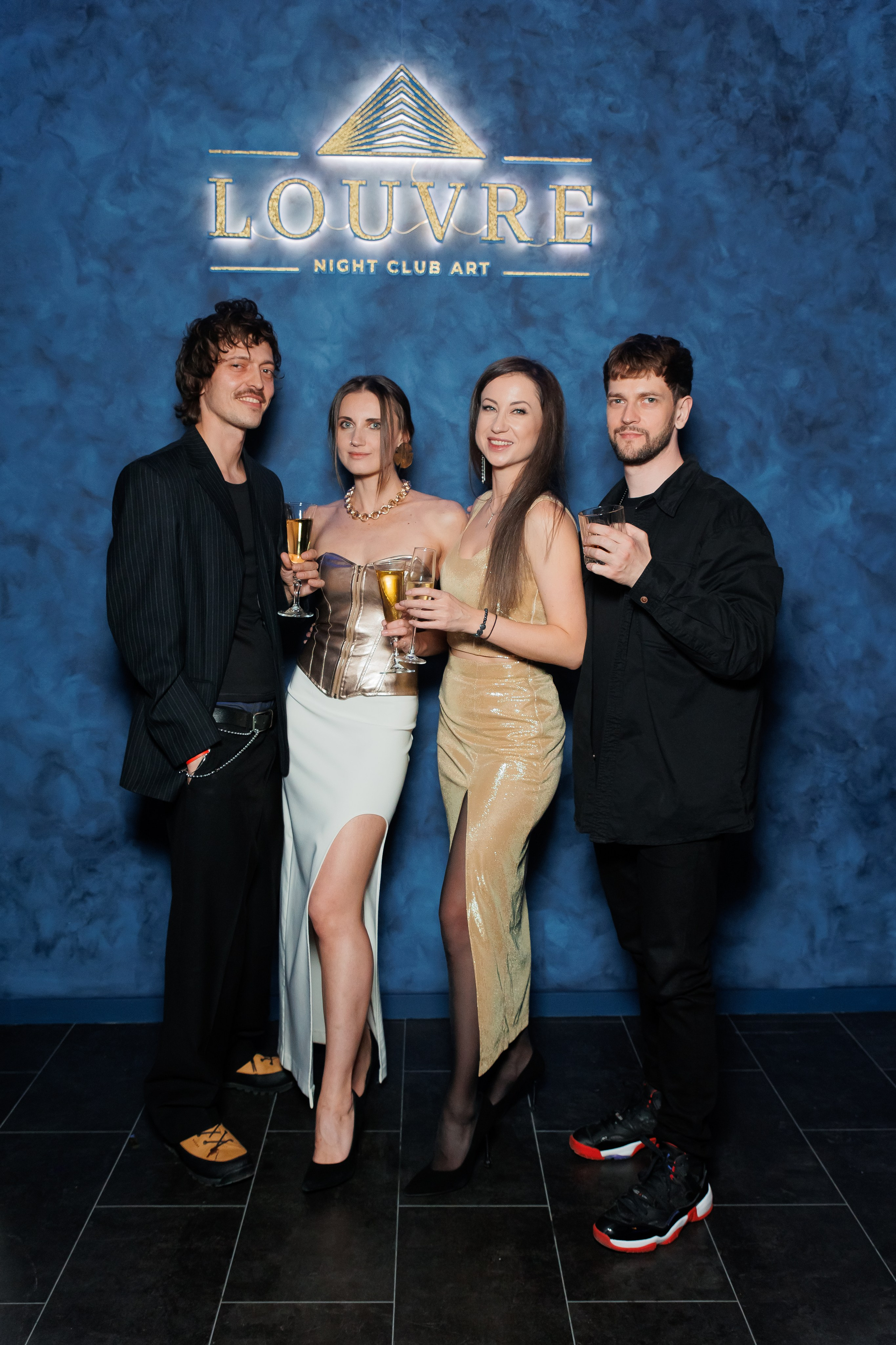 ЛУВР [Открытие Ночного клуба]. СВОИ. ФОТООТЧЕТЫ-СОБЫТИЯ-МЕСТА