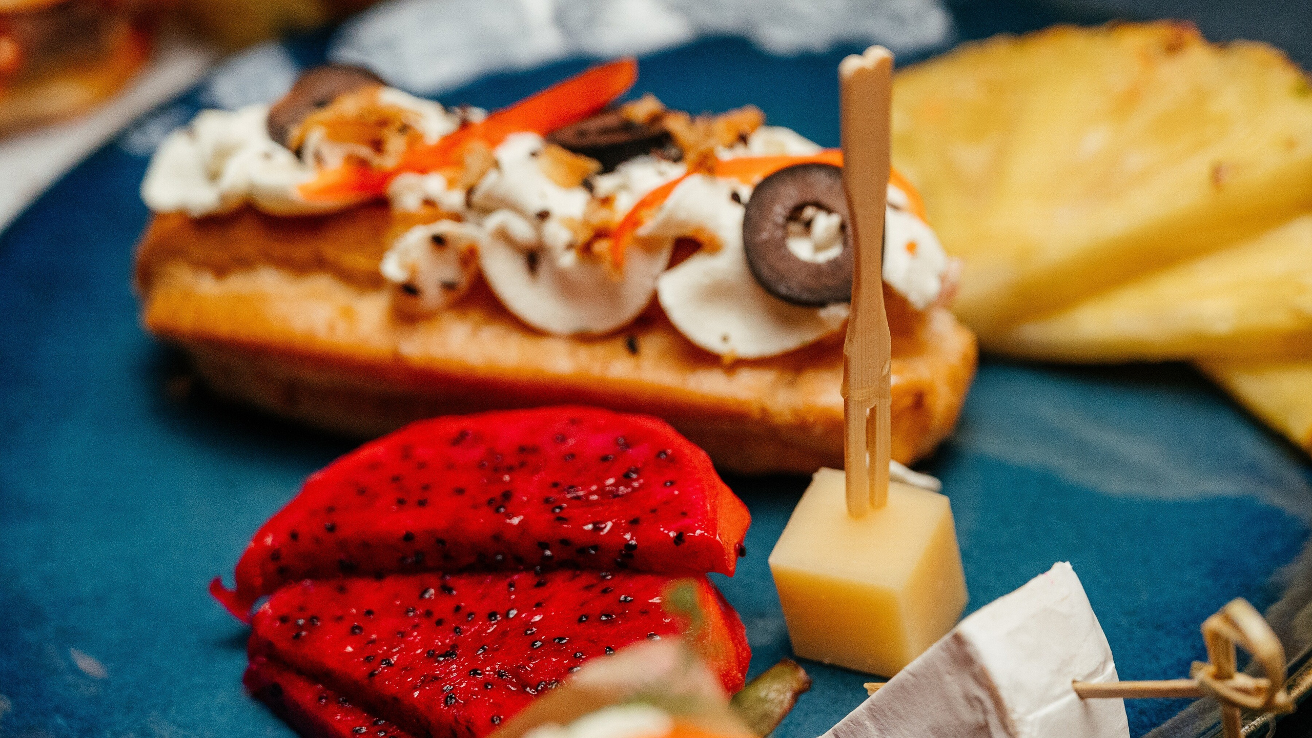 Выездной кейтеринг, съедобные букеты, торты и сладости на заказ