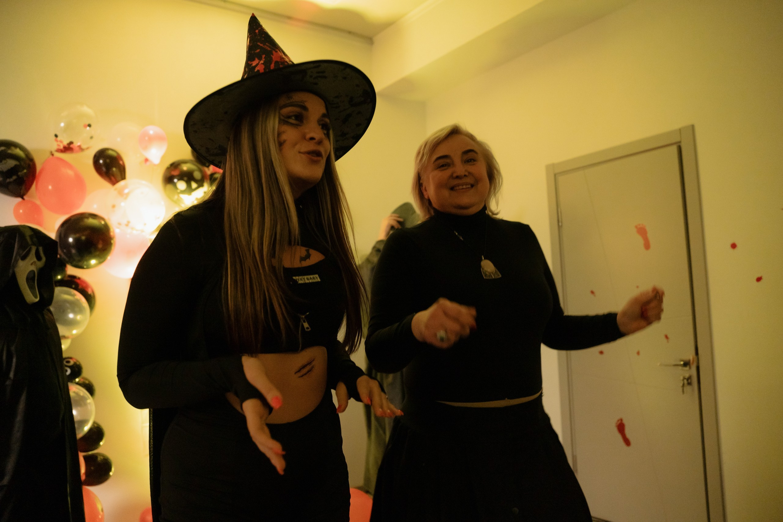 Lady stretch | Хэллоуин. Фотограф Vika Rin