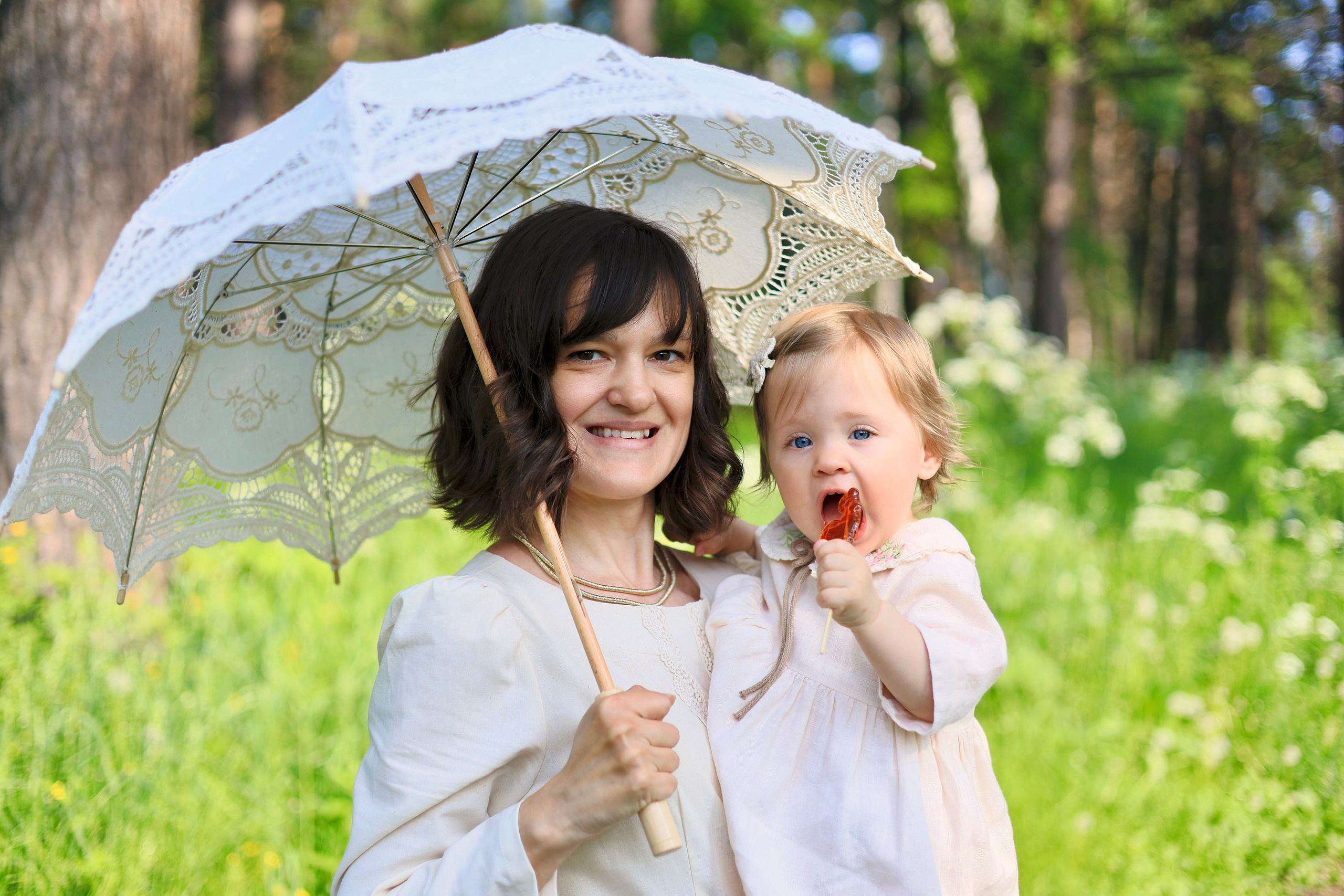 Ksenia and Eseniya. Family, portrait, content photo in Costa Rica Evgeniya Besprozvannykh