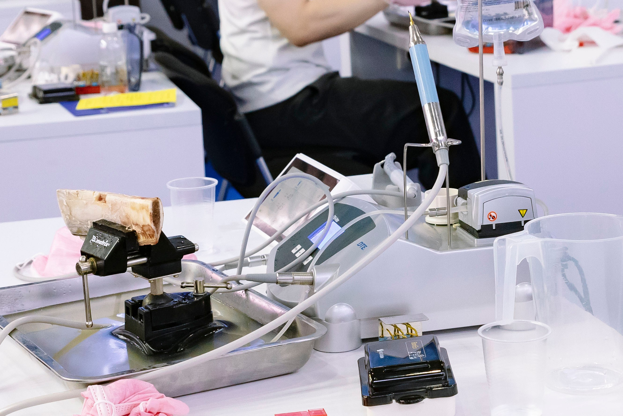 Стоматологическая выставка Dental Salon 2026. Профессиональный фотограф в Москве | Заказать фотосессию и съемку