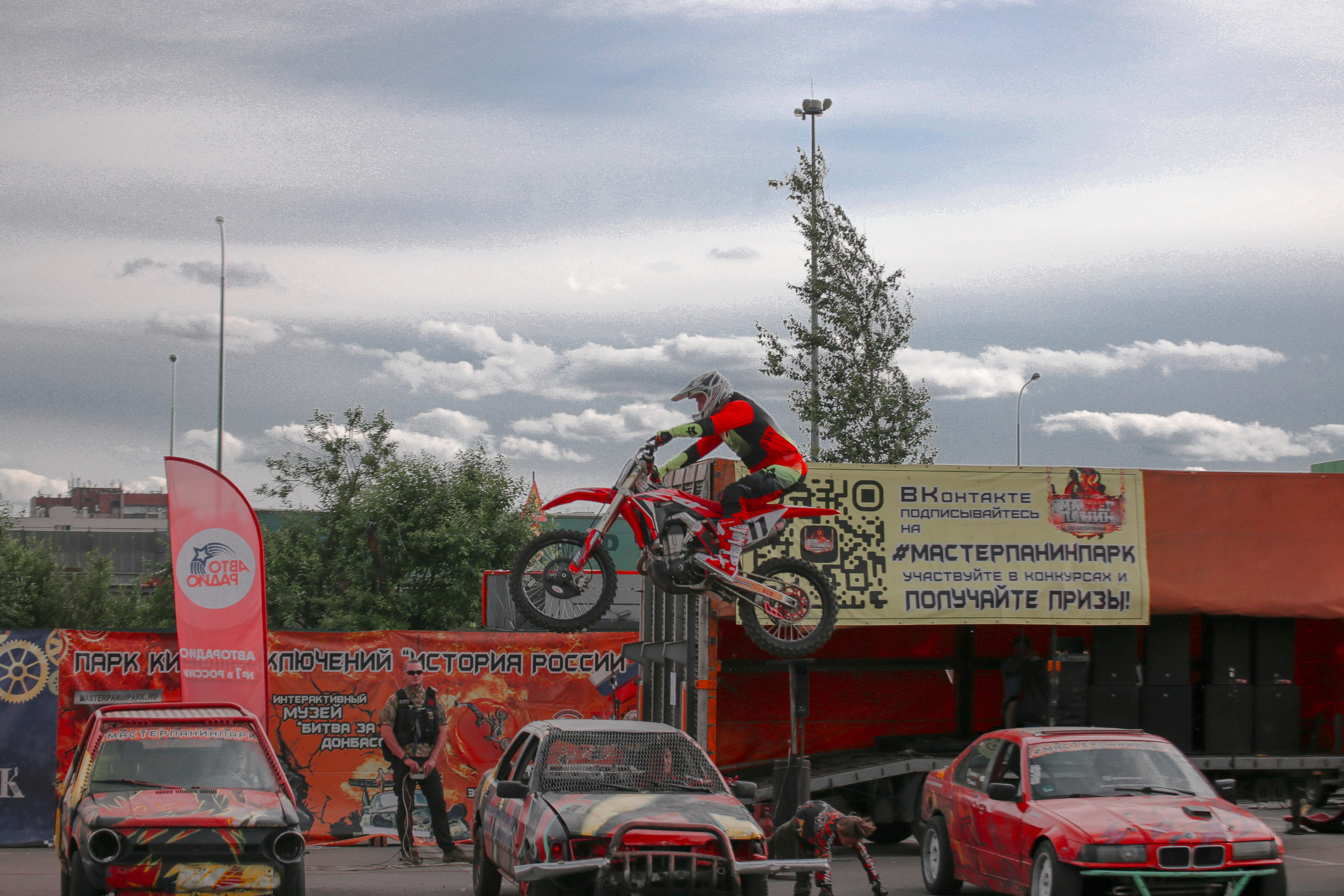 Шоу каскадеров. Костюмер, художник кино и телевидения в спб
