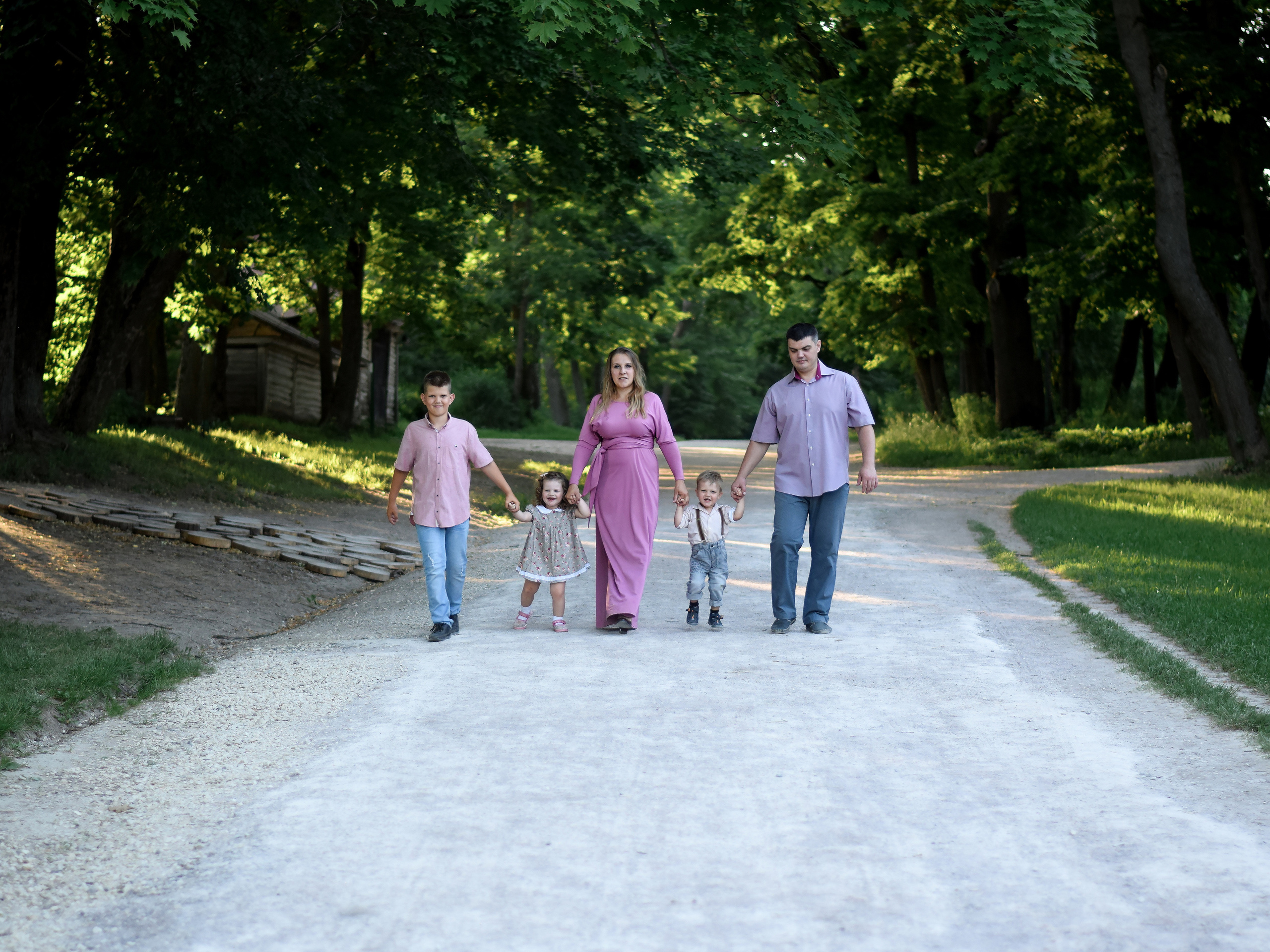 Семейная фотосессия в Ясной Поляне. Семейный фотограф Щёкино, Тула. От 5000р