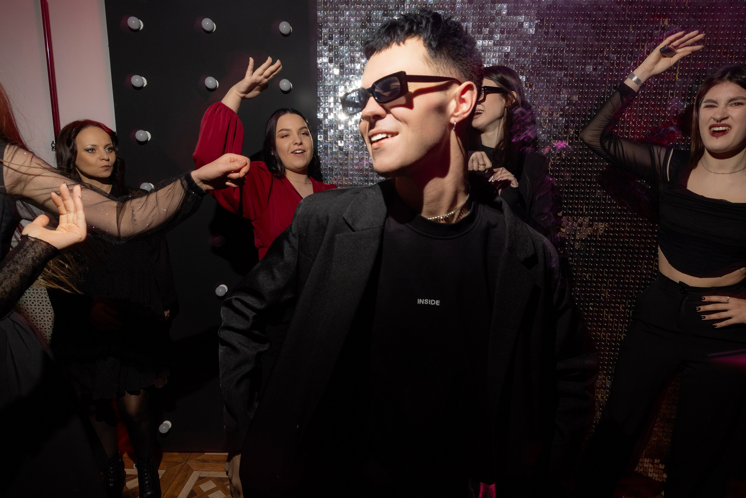 Корпоративная фотосъемка для кафе GARAGE | Новый год 2025 | Минск. Свадебный фотограф в Минске/Беларуси Сергей Спиридонов