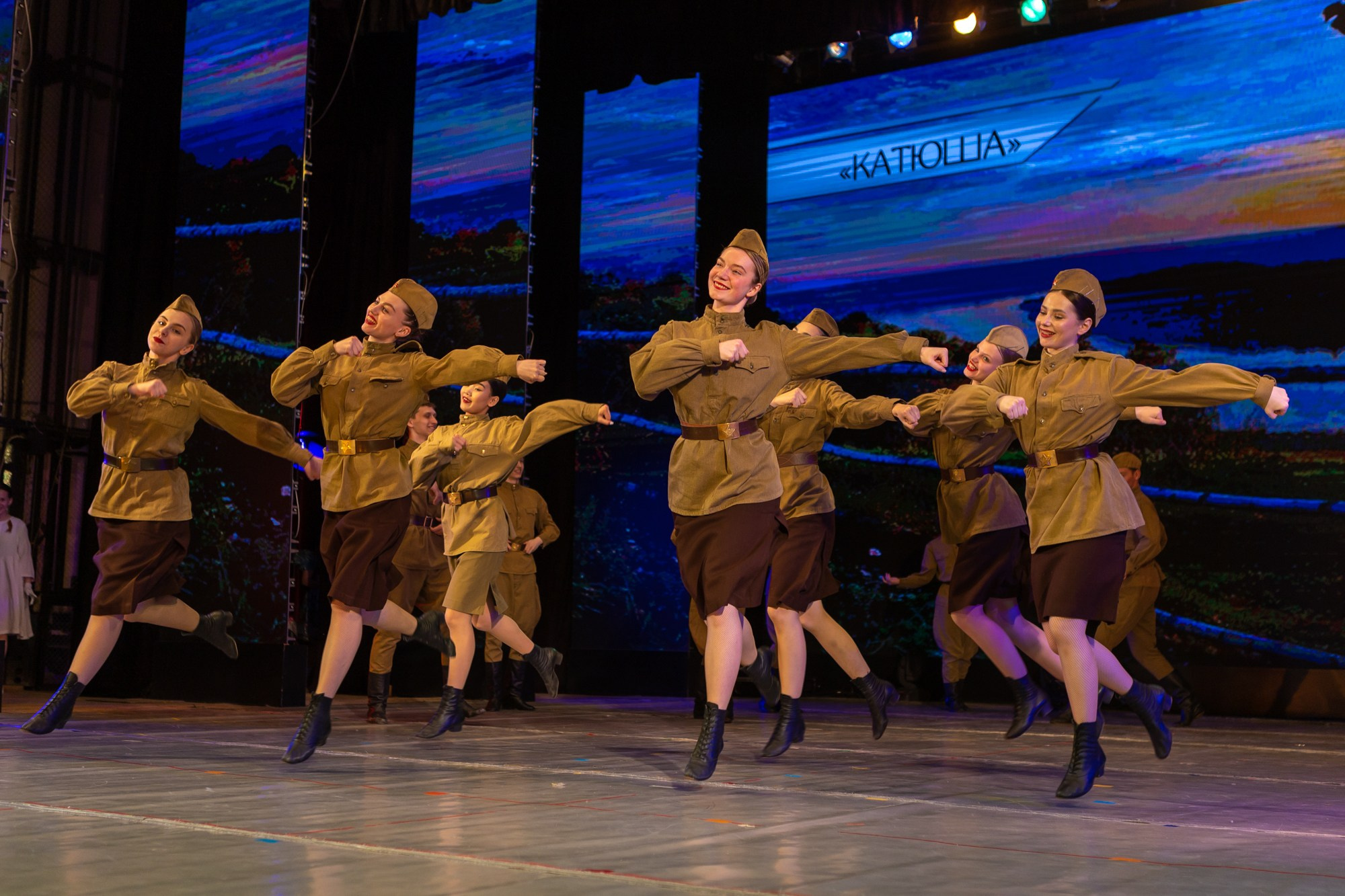 Отчетный концерт Заслуженного коллектива РФ «Жемчужинка» в Оренбурге, ДК «Россия», 2025 г. Фотограф в Оренбурге. Профессиональный фотограф