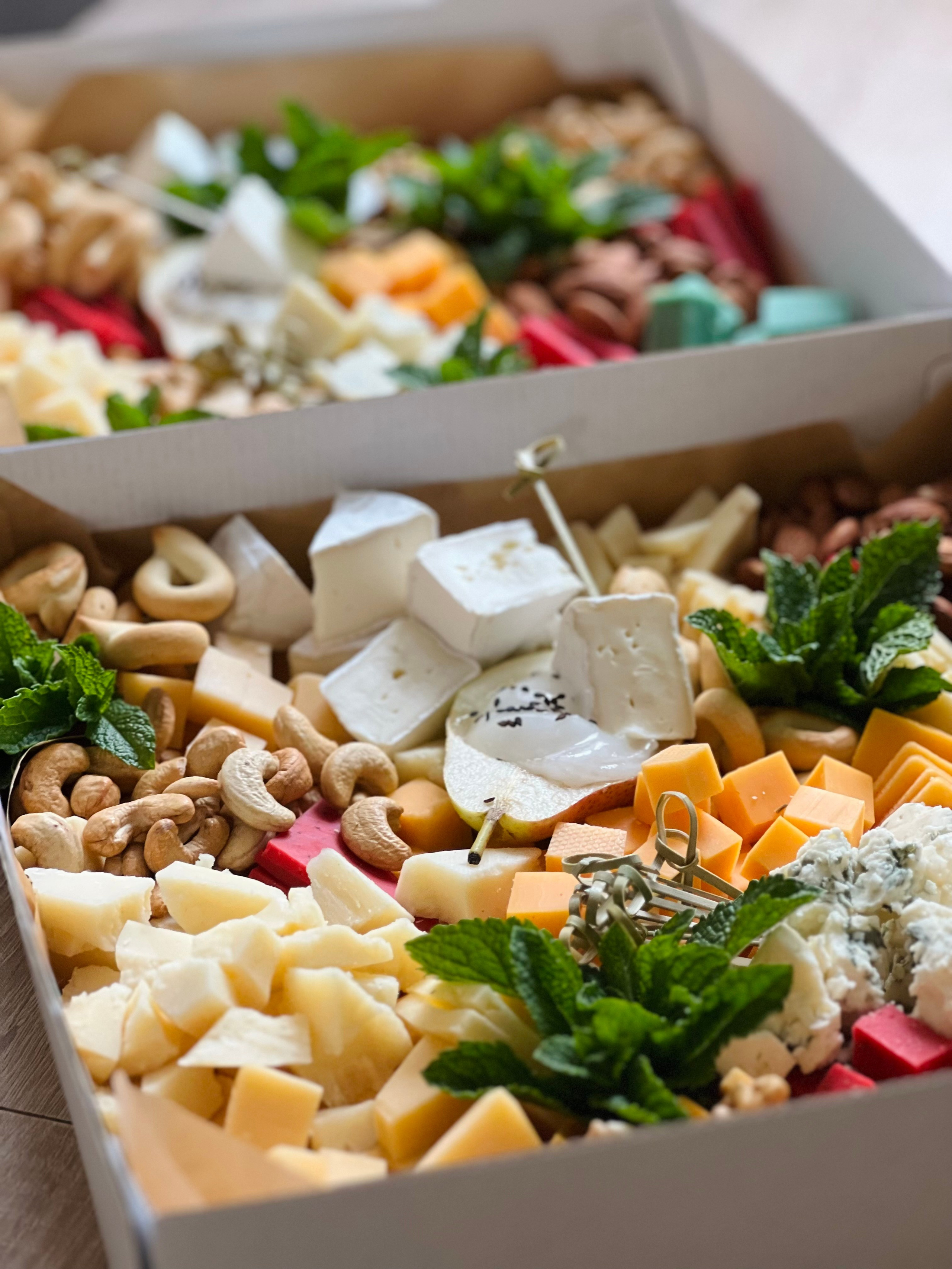 ГастроБоксы. Выездной кейтеринг, съедобные букеты, торты и сладости на заказ