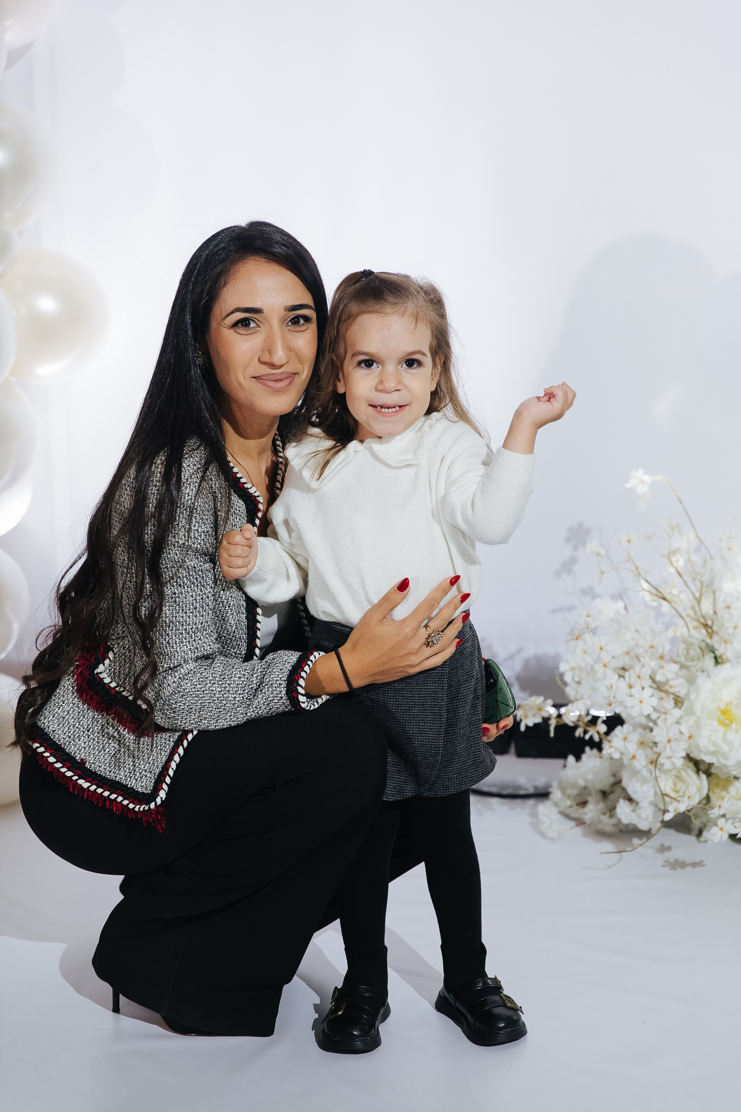 Ани и Назели. 35&5 День рождения, «Янтарь». Фотограф в Красноярске Надежда Воскресенская